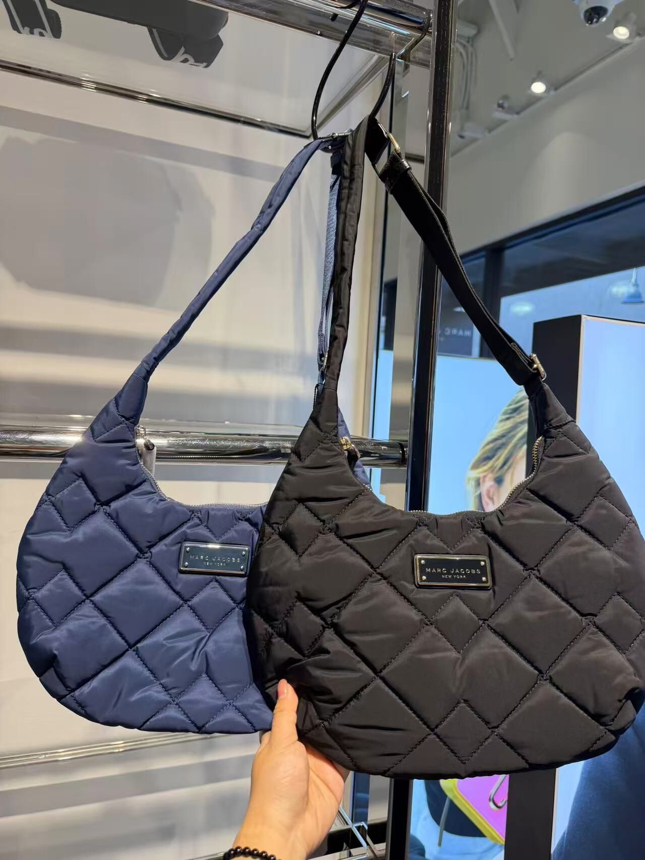 【直播】Marc Jacobs LL102254 半月包