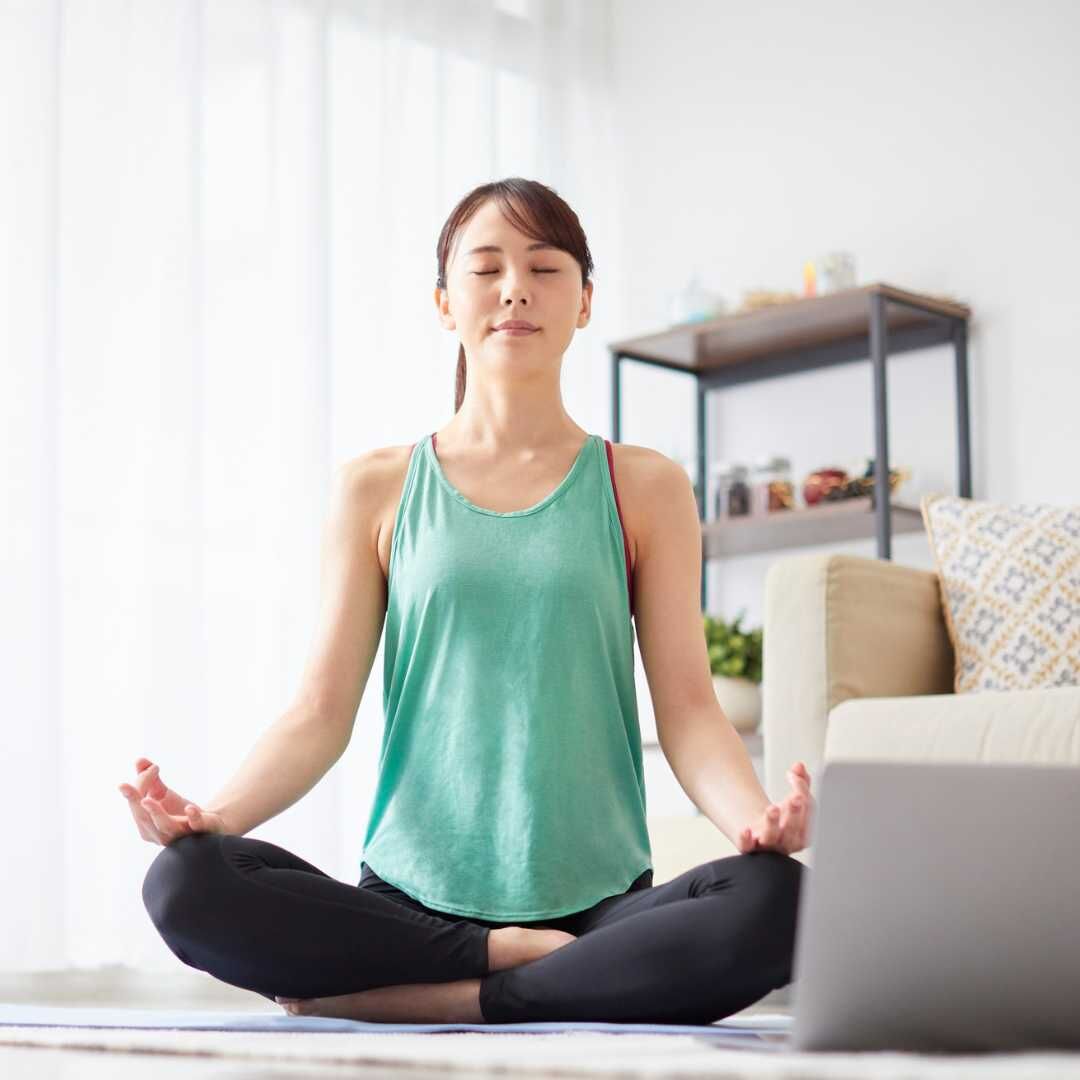 養成良好的生活習慣、維持情緒與壓力的平衡,同樣會深刻影響荷爾蒙穩定與肌膚表現。