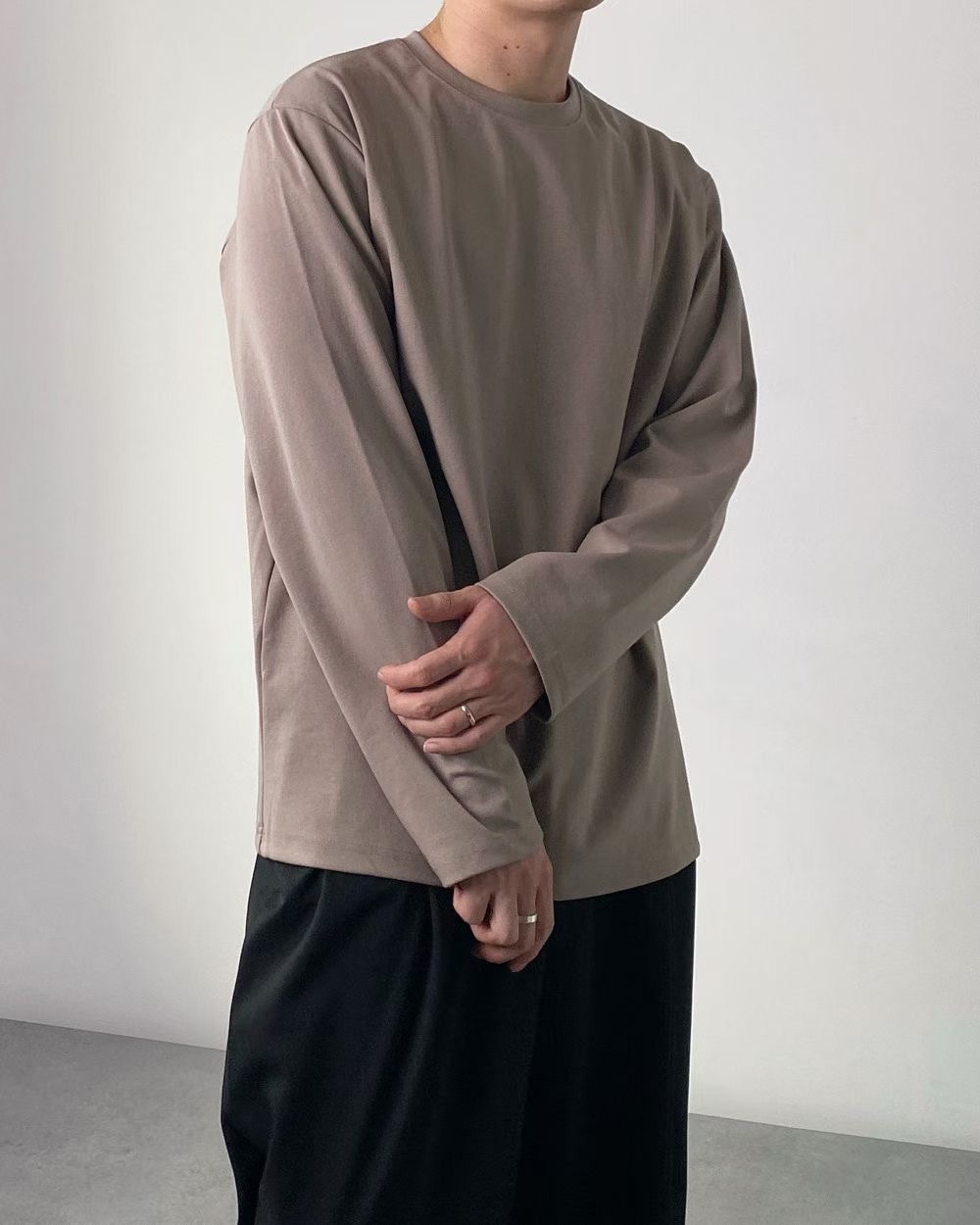 【預購】韓系極簡素踢 高質感長袖上衣