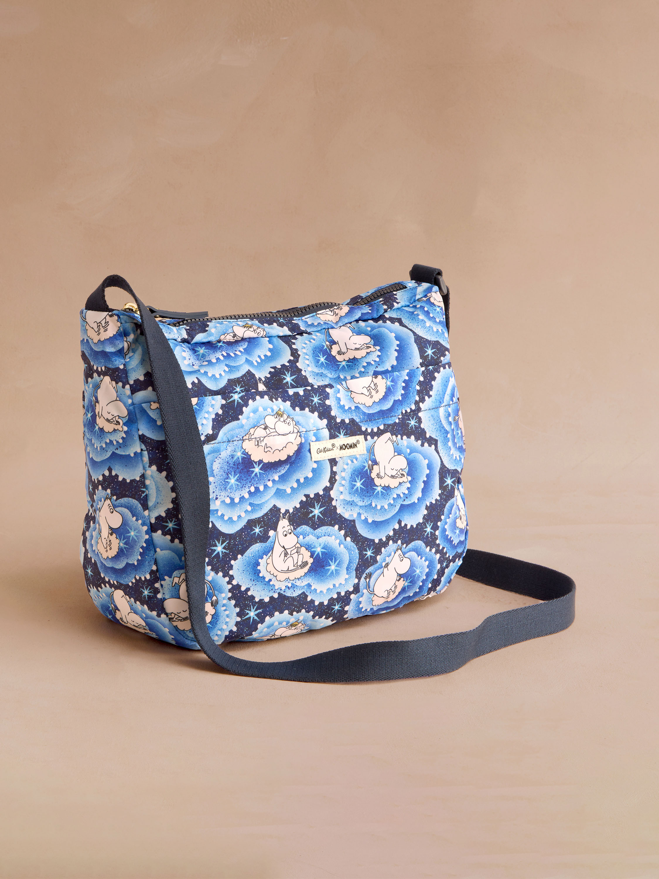 Moomin Clouds 輕便型折疊半月斜背包