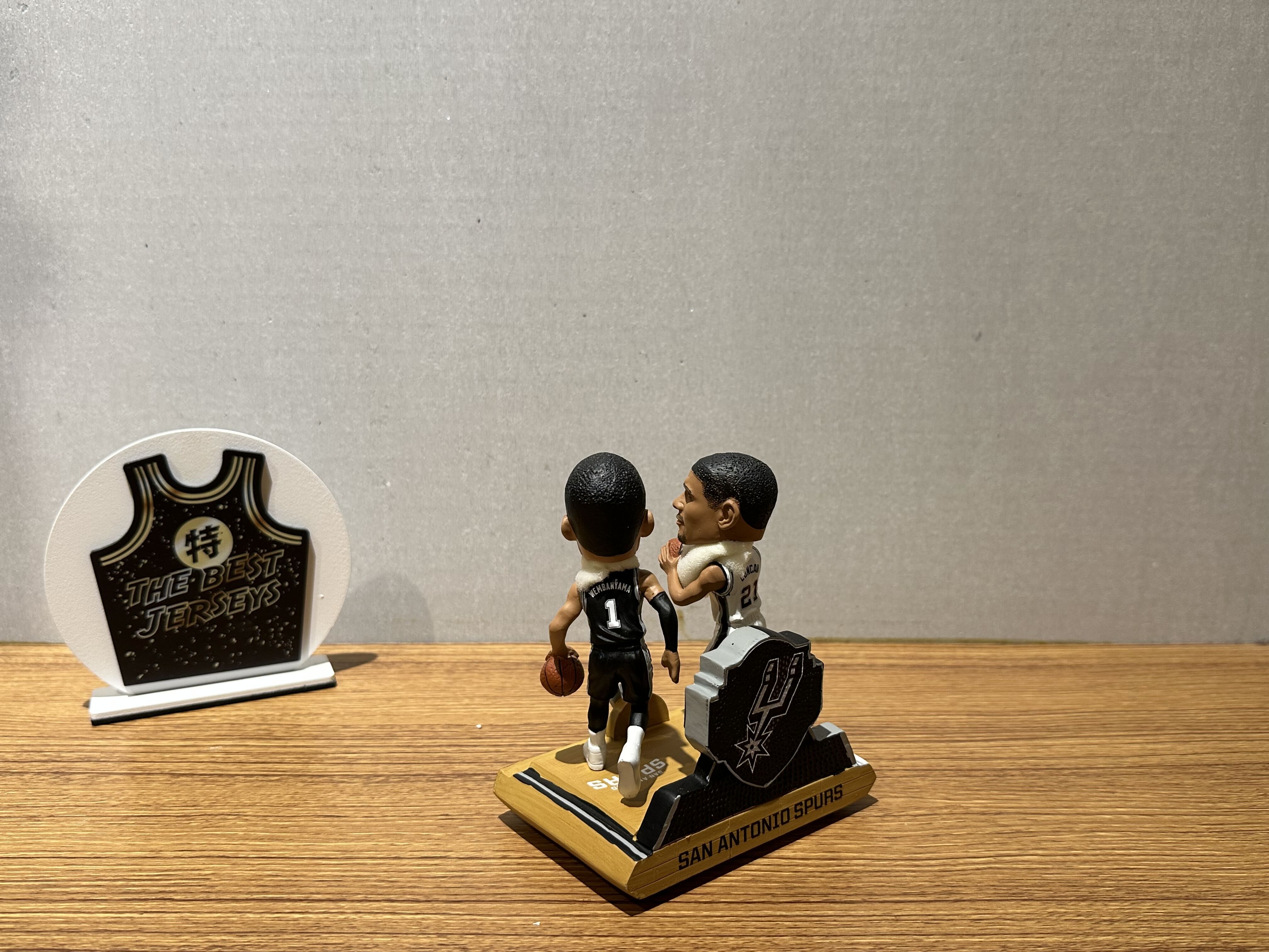 NBA公仔 Duncan / Wembanyama San Antonio Spurs 聖安東尼奧馬刺 新人王 狀元 歷史交接 公仔 Foco Mini Bobblehead 搖頭娃娃 全新含盒裝