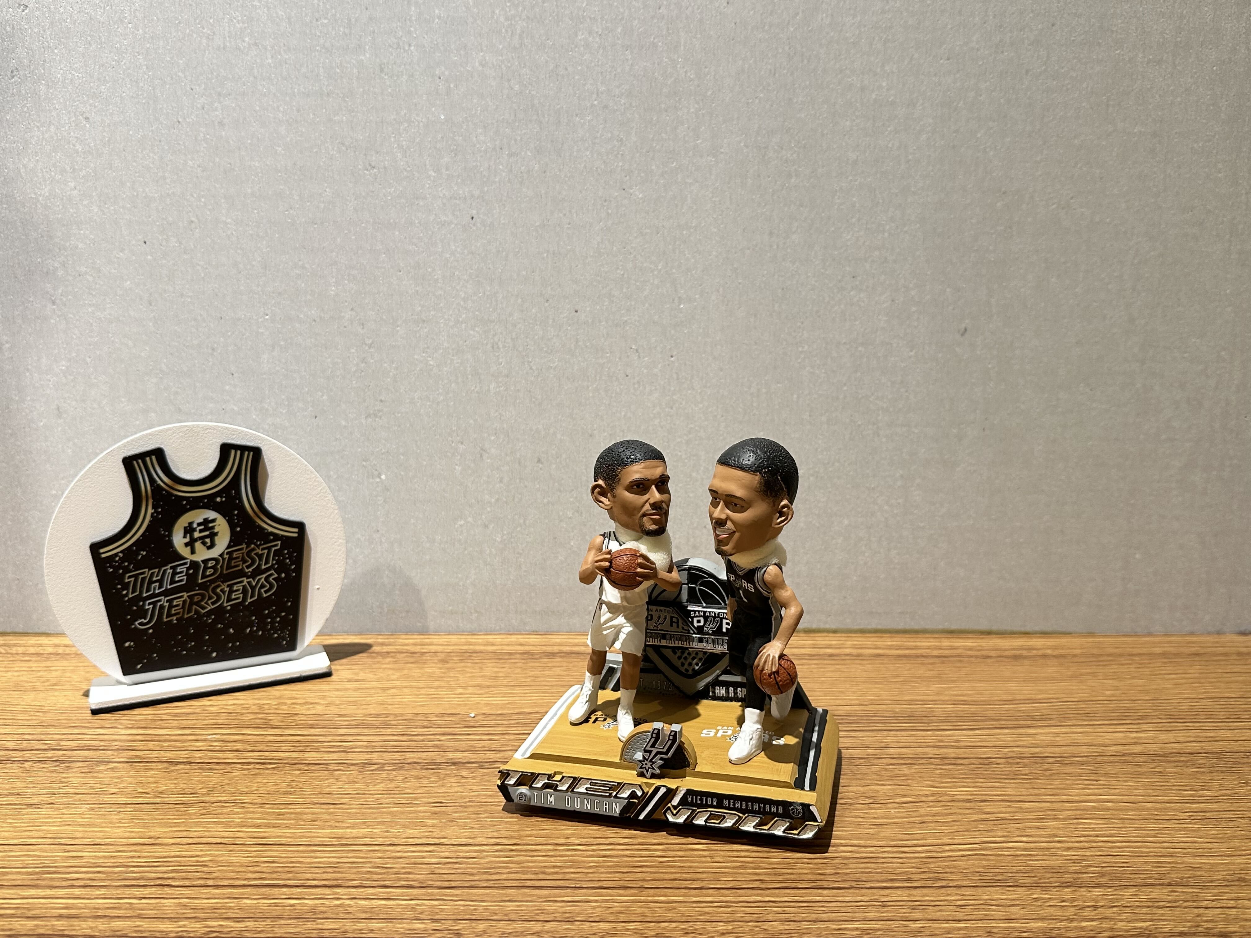 NBA公仔 Duncan / Wembanyama San Antonio Spurs 聖安東尼奧馬刺 新人王 狀元 歷史交接 公仔 Foco Mini Bobblehead 搖頭娃娃 全新含盒裝