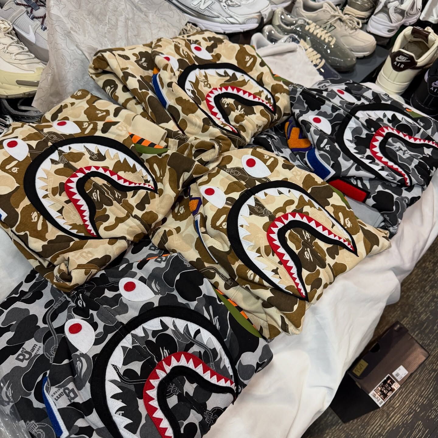 BAPE X Def Jam 鯊魚迷彩外套 Camo Shark // 0ZXSWM905151P