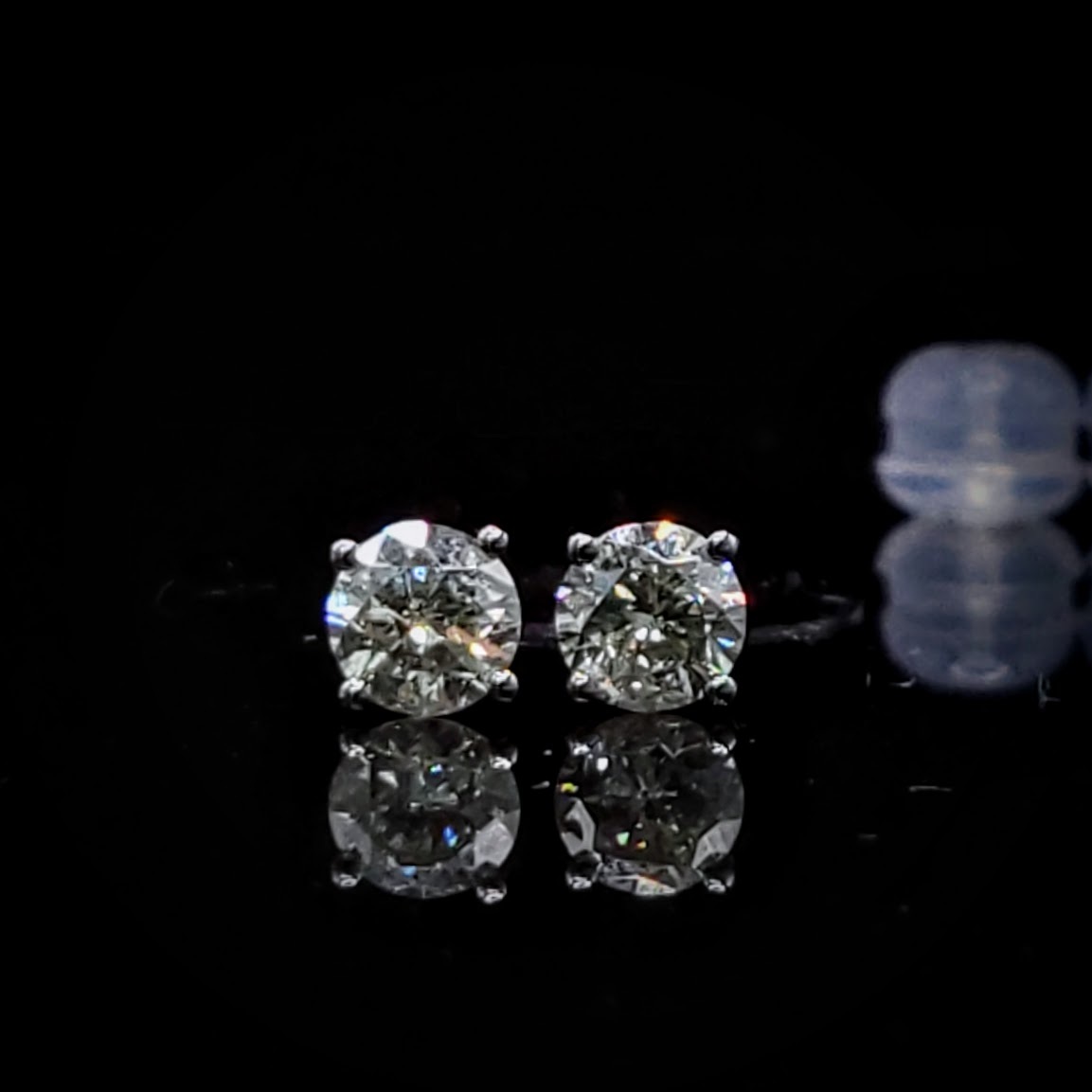 18K Gold 0.58ct Fancy Grey Silver Diamond Earrings