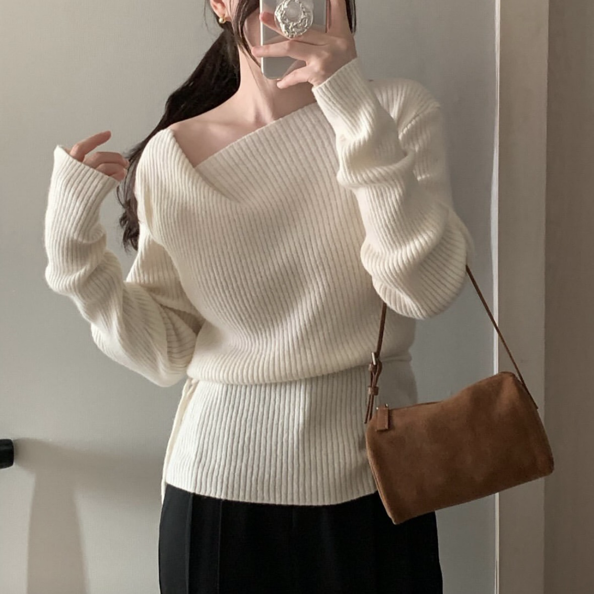 Twist shoulder knit🤍