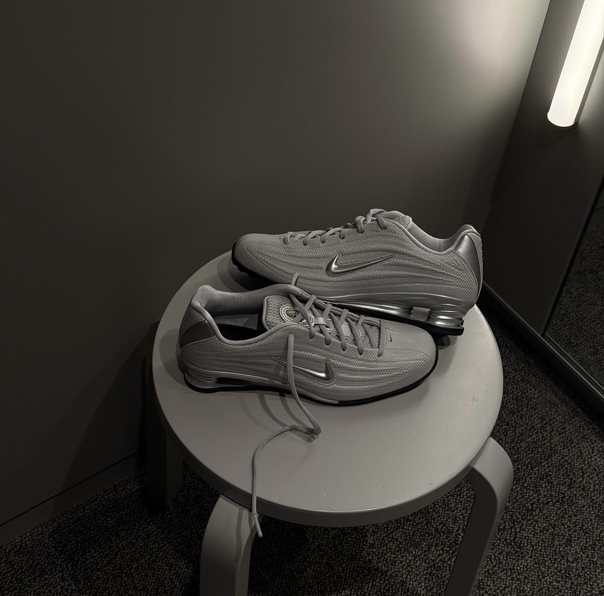 Nike Shox Z 銀灰色 銀色 Y2K 復古 慢跑鞋 老爹鞋 彈簧鞋 女款 HQ7540-001/預購