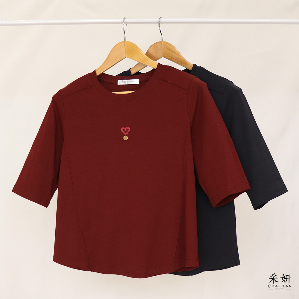 愛心刺繡小綴飾圓領半袖上衣