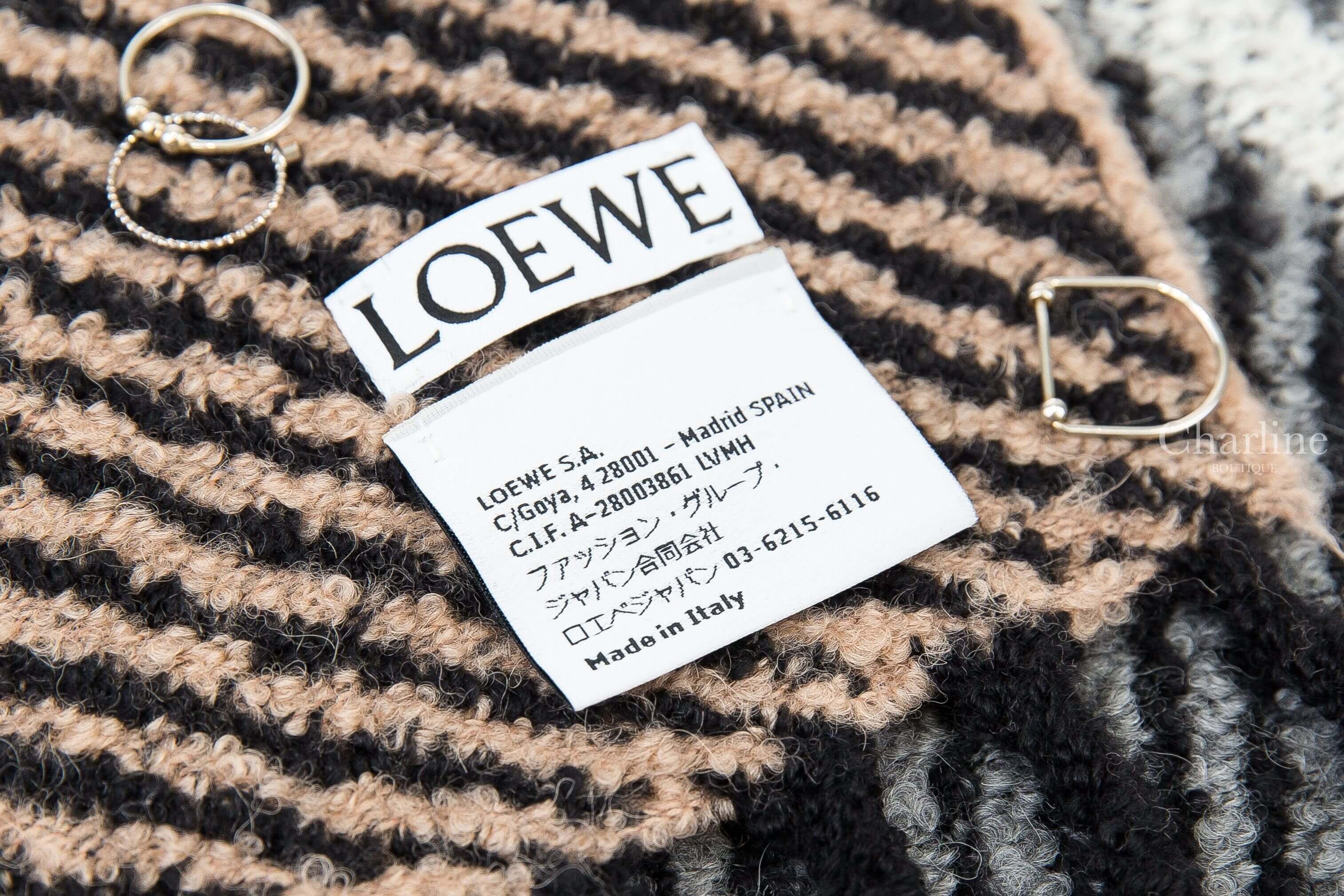 Loewe Scarf In Alpaca And Wool Blend 棕色底淺藍字/灰色底白字黑斜紋羊駝毛混羊毛流蘇圍巾-Charline Boutique 精品代購