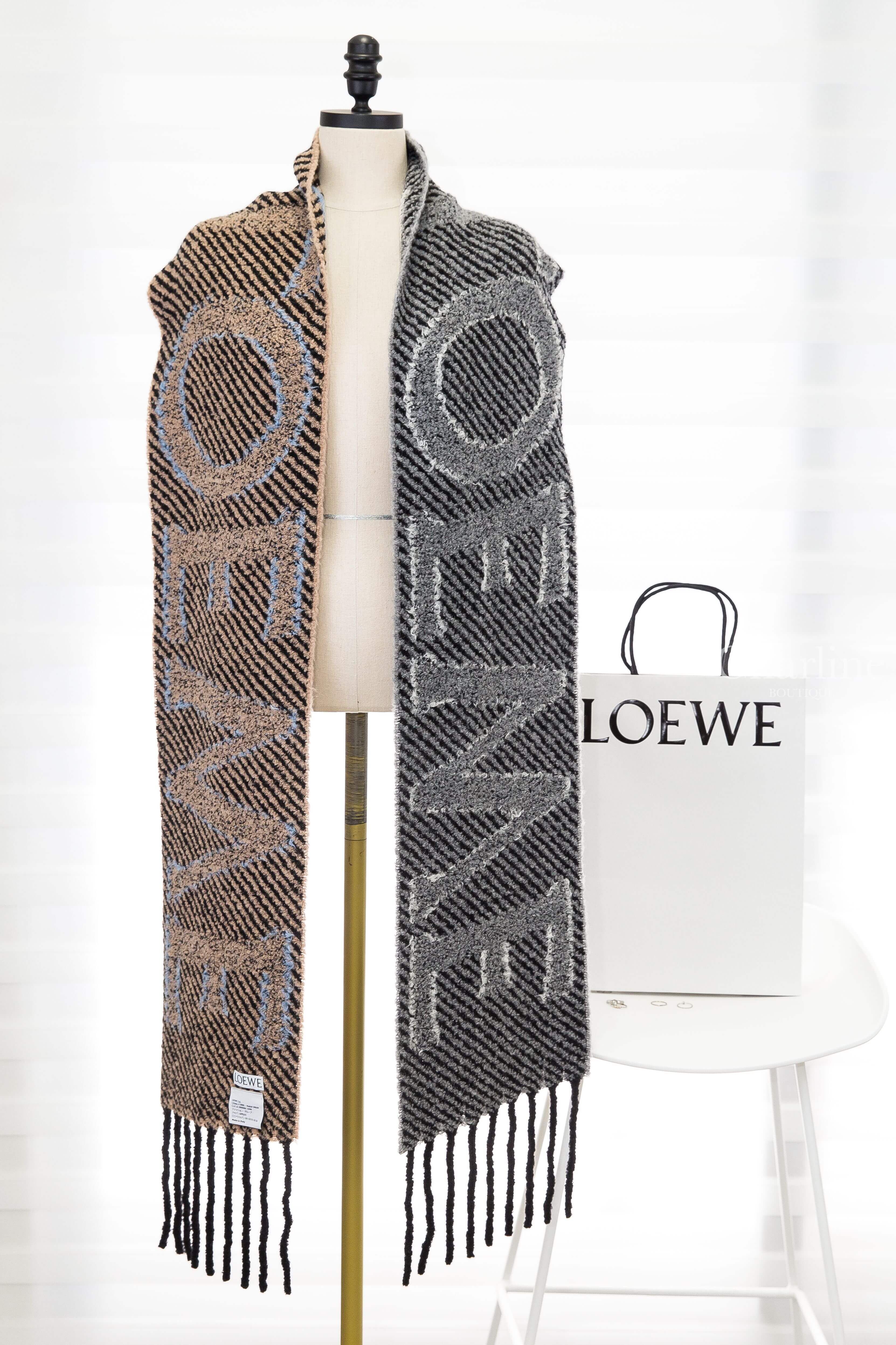Loewe Scarf In Alpaca And Wool Blend 棕色底淺藍字/灰色底白字黑斜紋羊駝毛混羊毛流蘇圍巾-Charline Boutique 精品代購