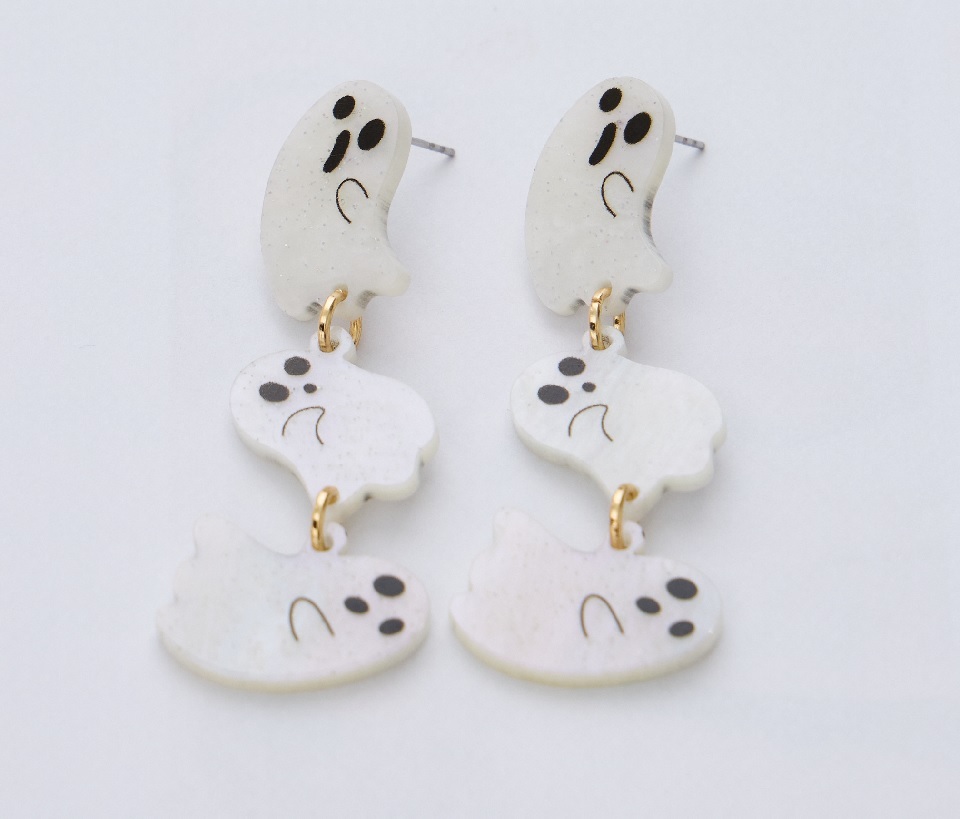 萬聖節三胞胎幽靈。針式耳環