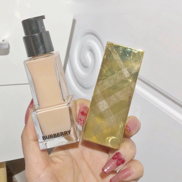 Burberry 鎏光煥彩恆顏粉底液30ml #N30