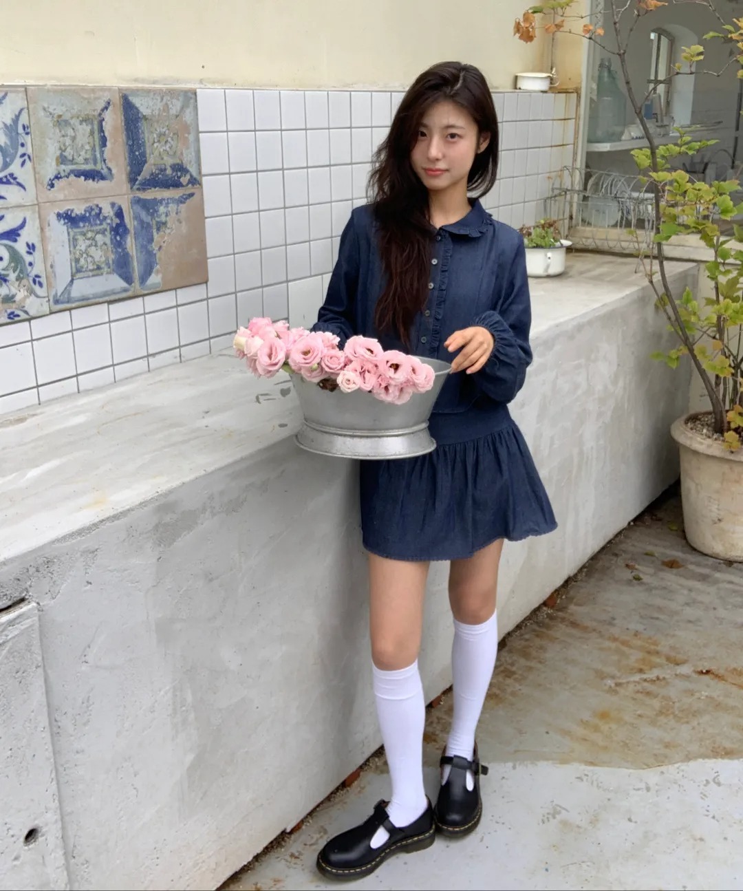 LETTER FROM MOON POI FRILL DENIM BLOUSE