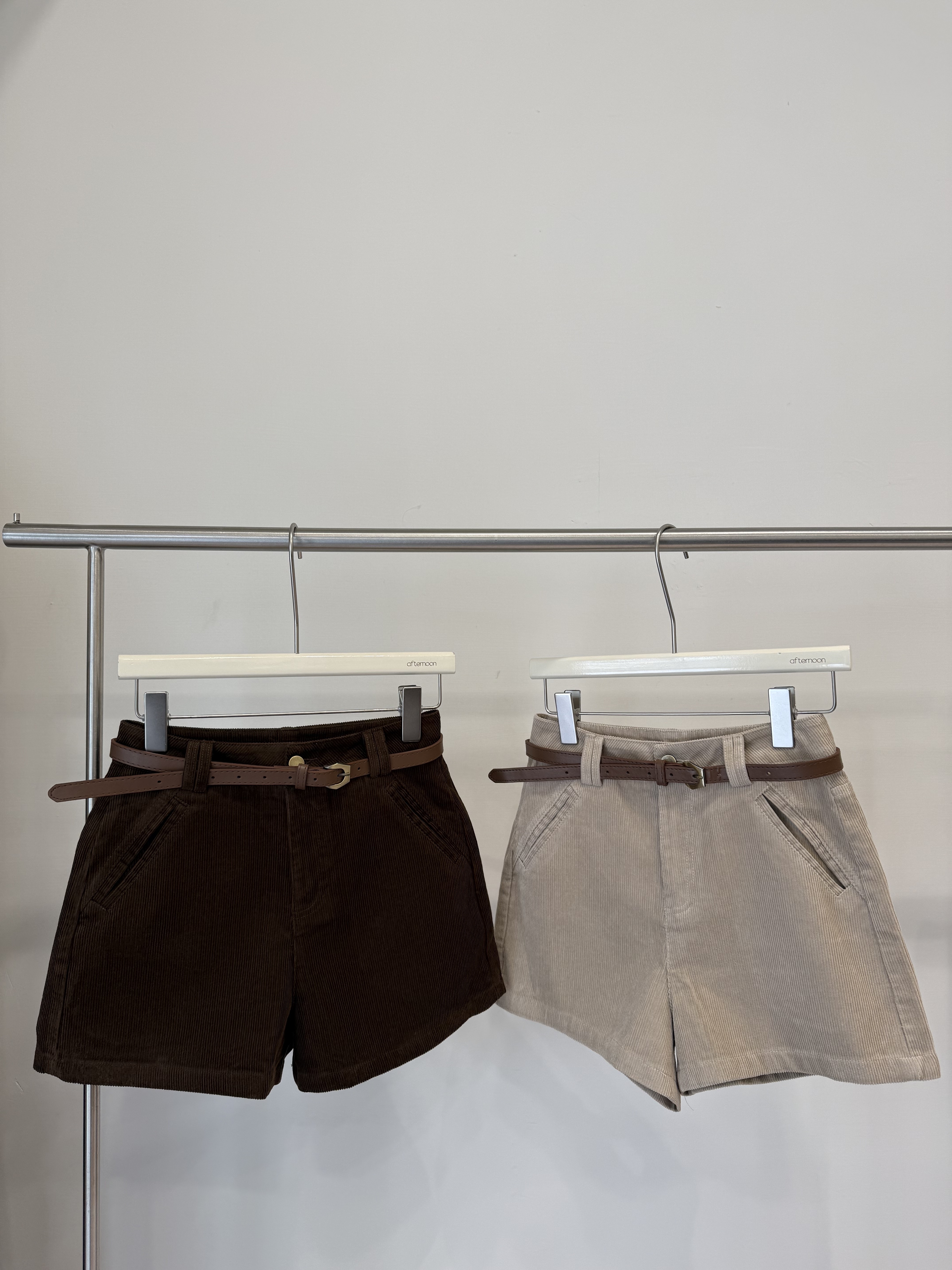 208 燈芯絨短褲（附皮帶）