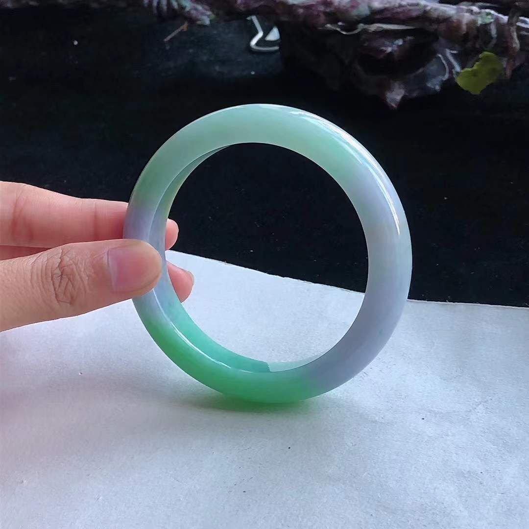 1015261 57.8mm冰糯淡紫飄綠翡翠正圈手鐲 (56-58)