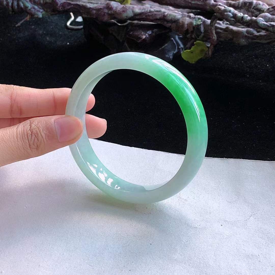 1015263 58.3mm冰糯飄陽綠翡翠正圈手鐲 (58-60)