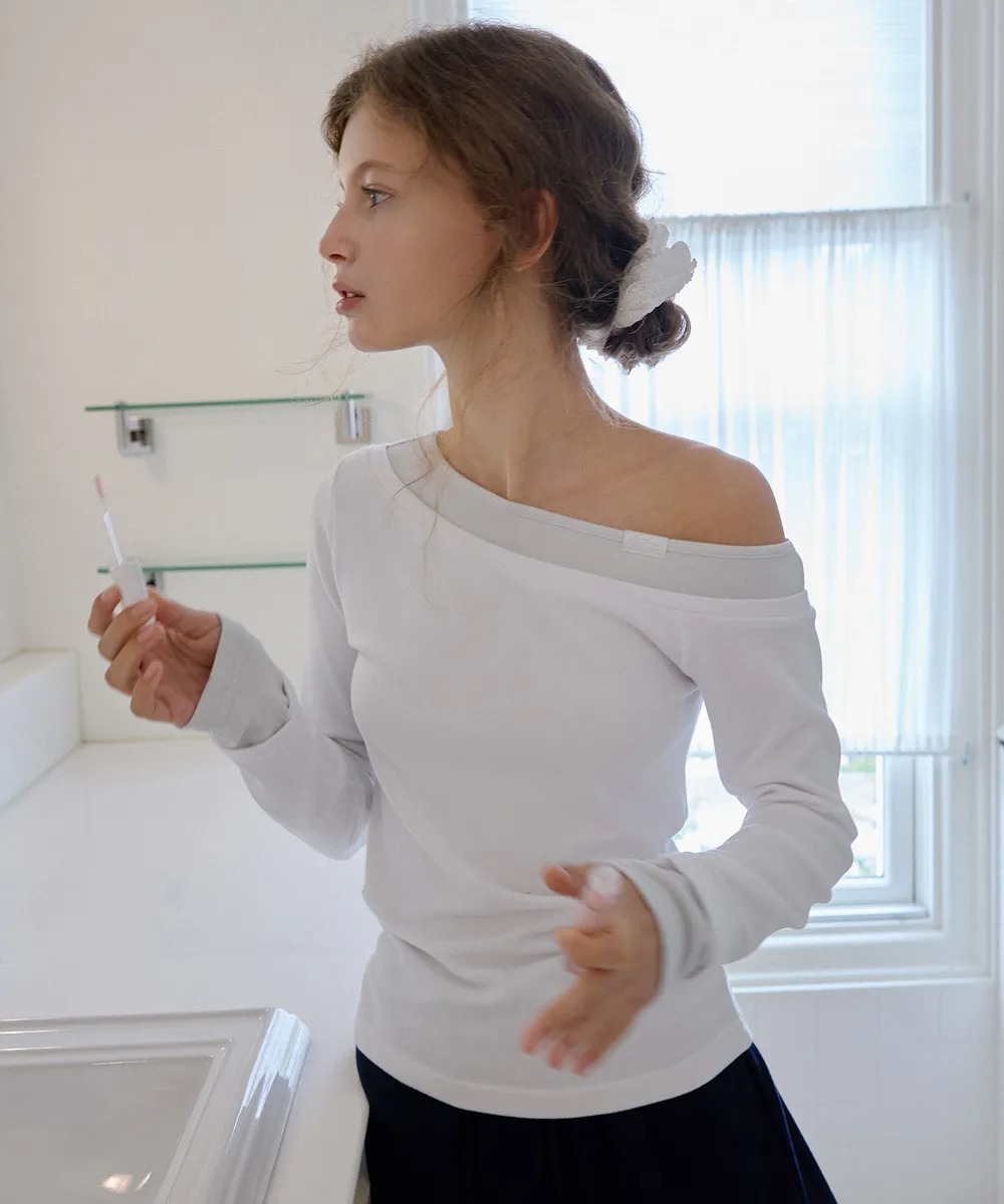 LETTER FROM MOON LETTERS LAYERED ONE-SHOULDER T-SHIRT