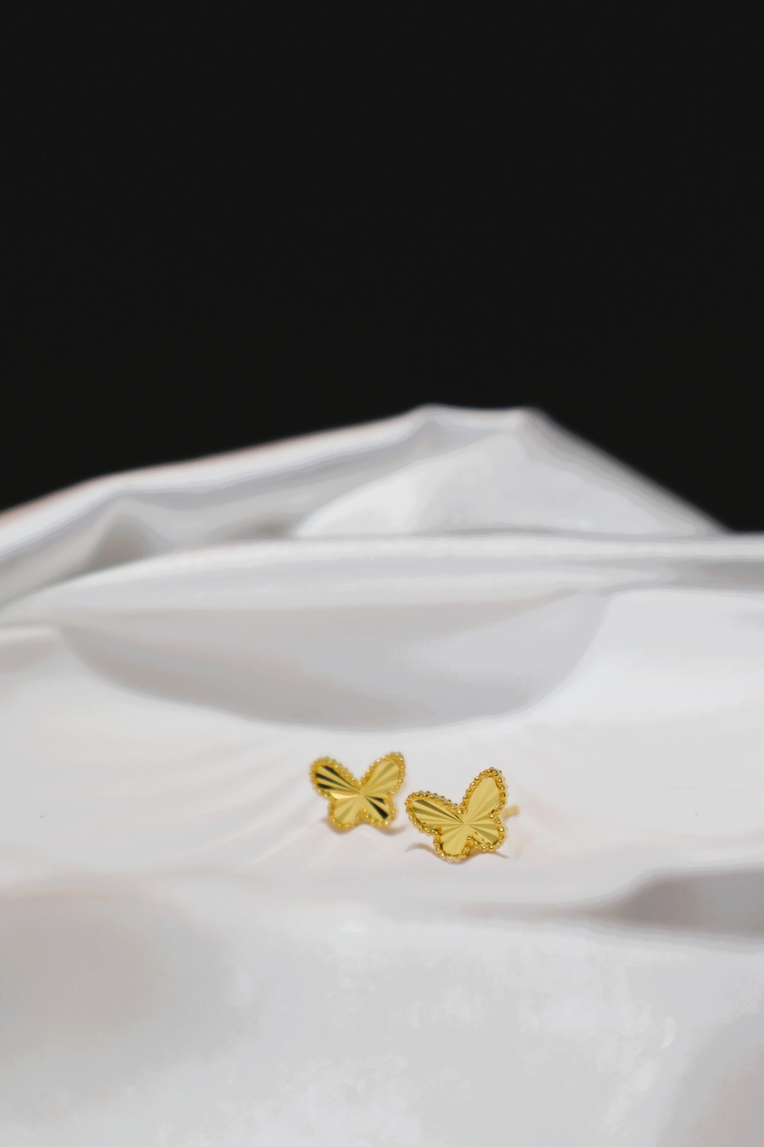 蝴蝶耳釘