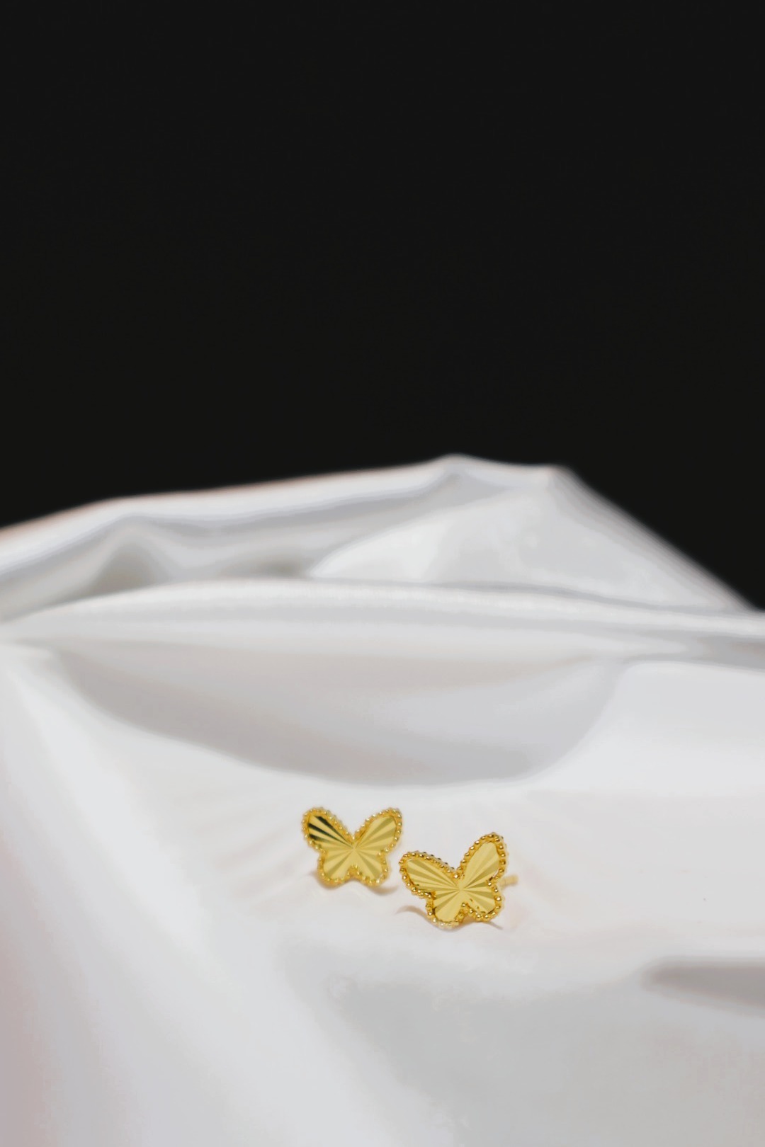 蝴蝶耳釘