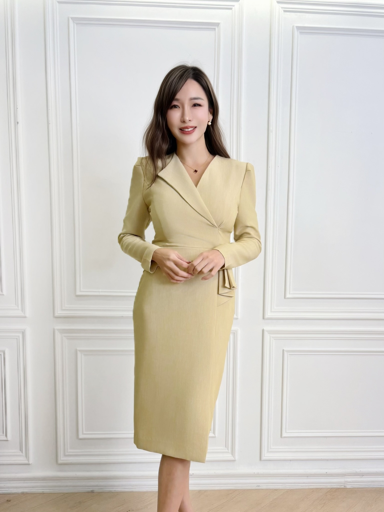 翻領側荷葉珍珠釦環洋