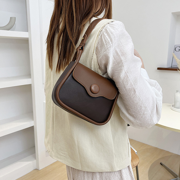 日本AKI 新款撞色洋氣復古小包新款潮時尚復古質感ins單肩斜挎袋 A0022