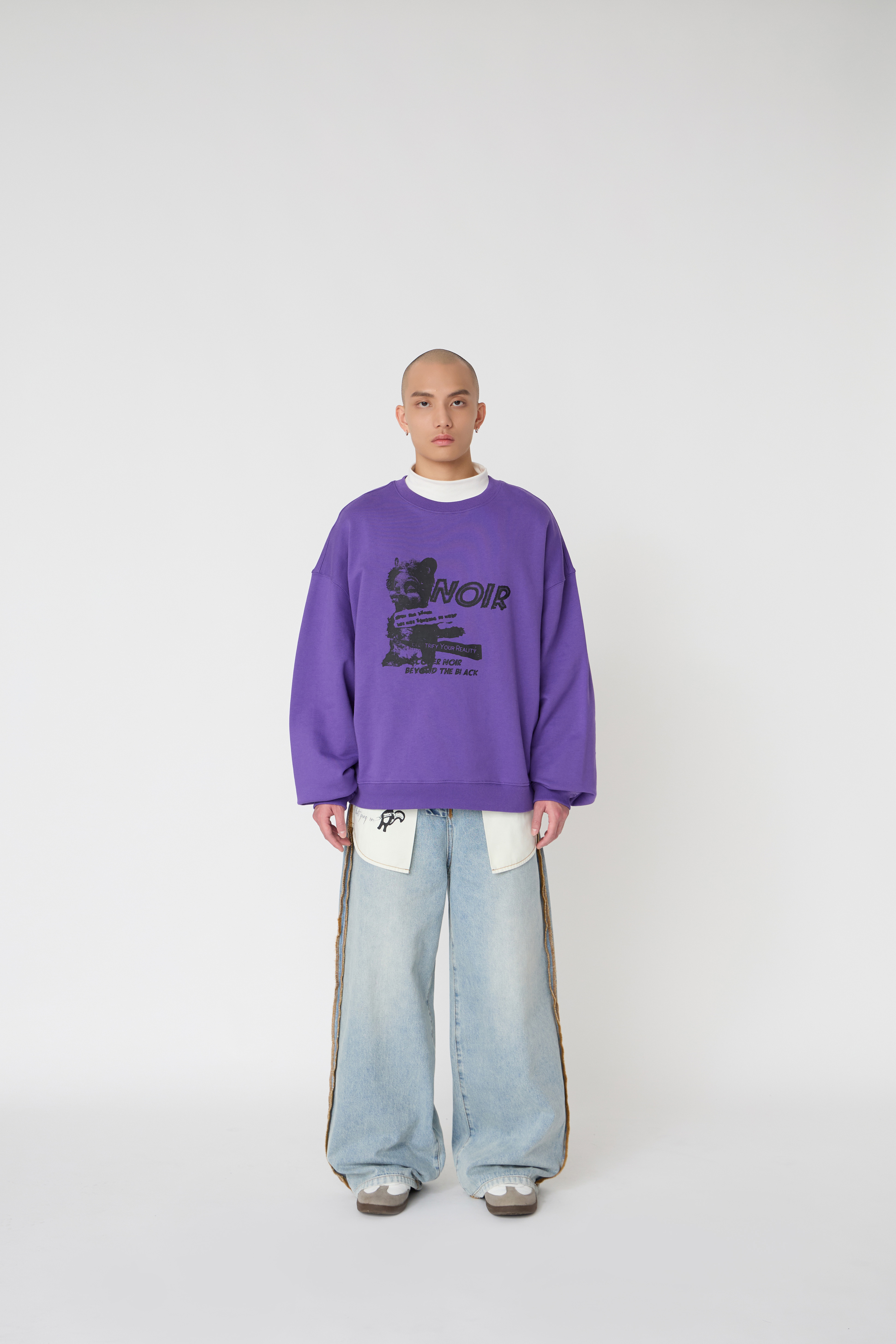 NOIR 怪奇臭娃 BEYOND THE BLACK 大學T