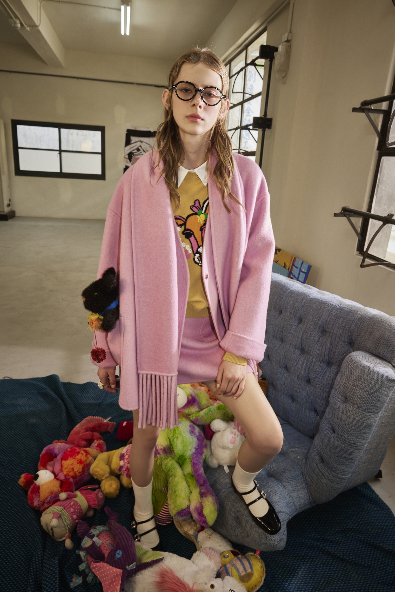 BE15295A1 暖意童話俏趣小馬刺繡針織上衣