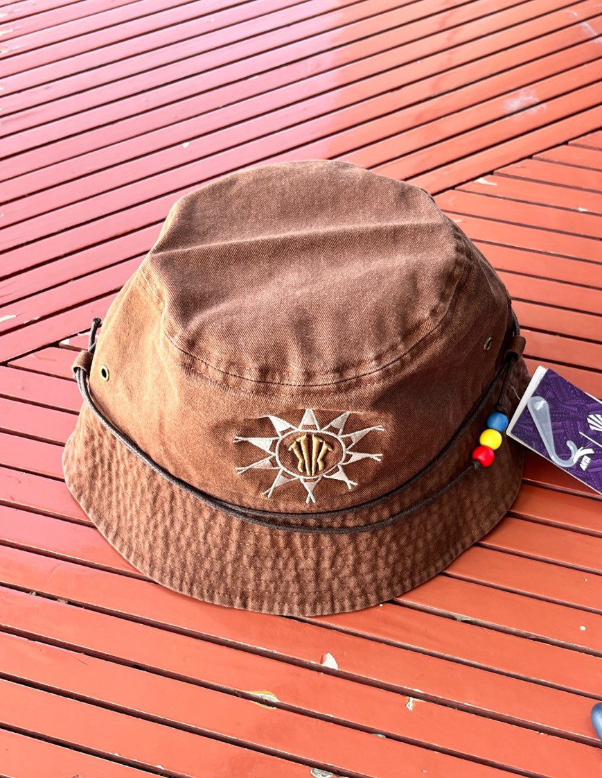 ANTA KAI CHIEF HÉLÀ 咖啡色 民族風 印地安風格 漁夫帽【192511289R-1】Kyrie Irving 安踏 凱里歐文