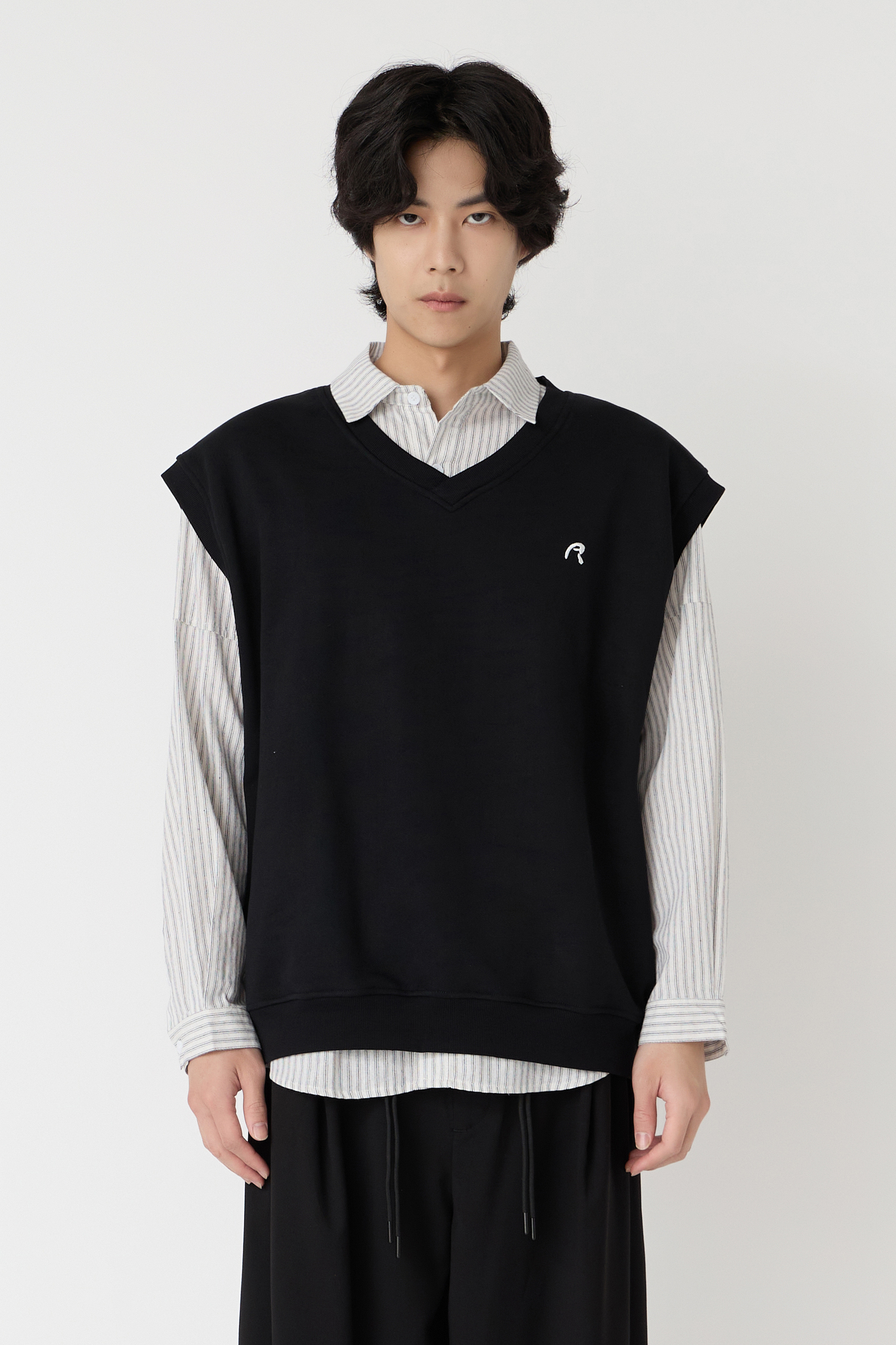 NOIR 針織刺繡學院背心