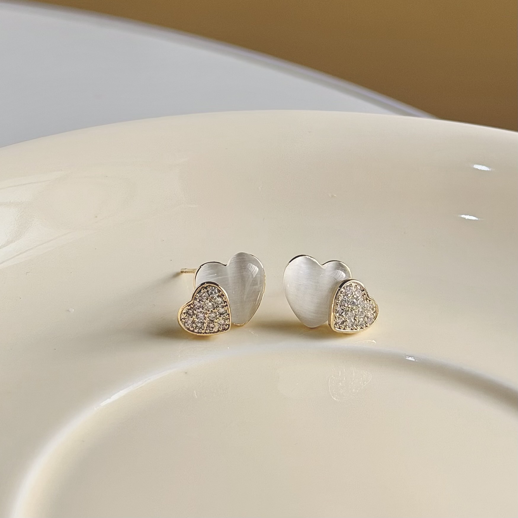 C304貓眼排鑽雙愛心耳針