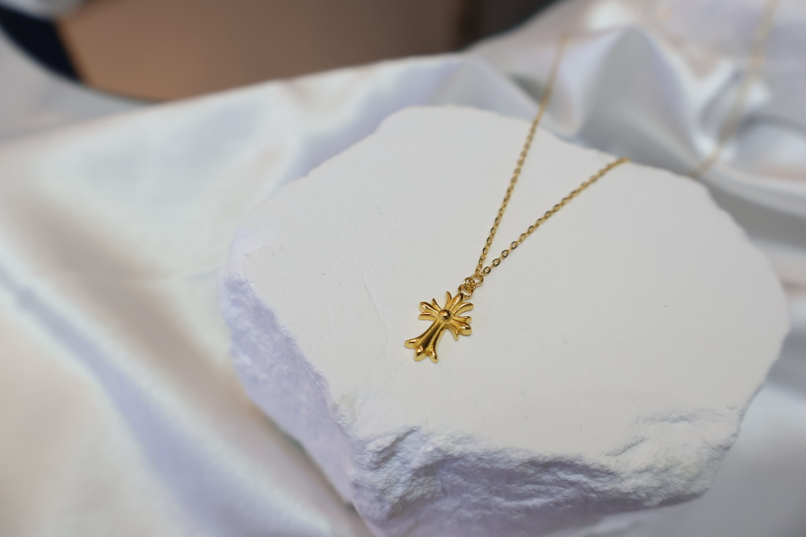 復古十字架項鍊