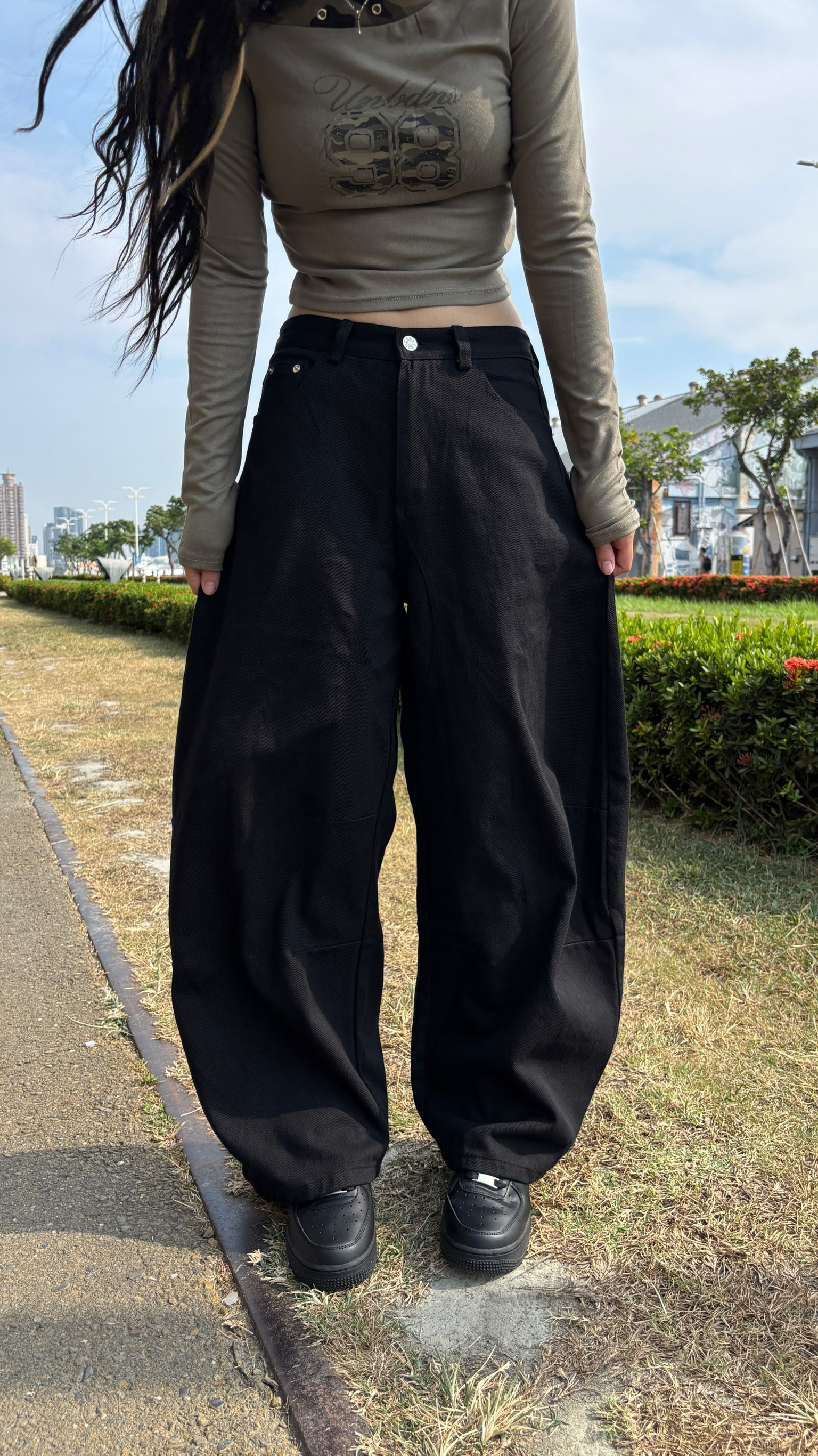 復古水洗工裝彎刀褲 (2colors)