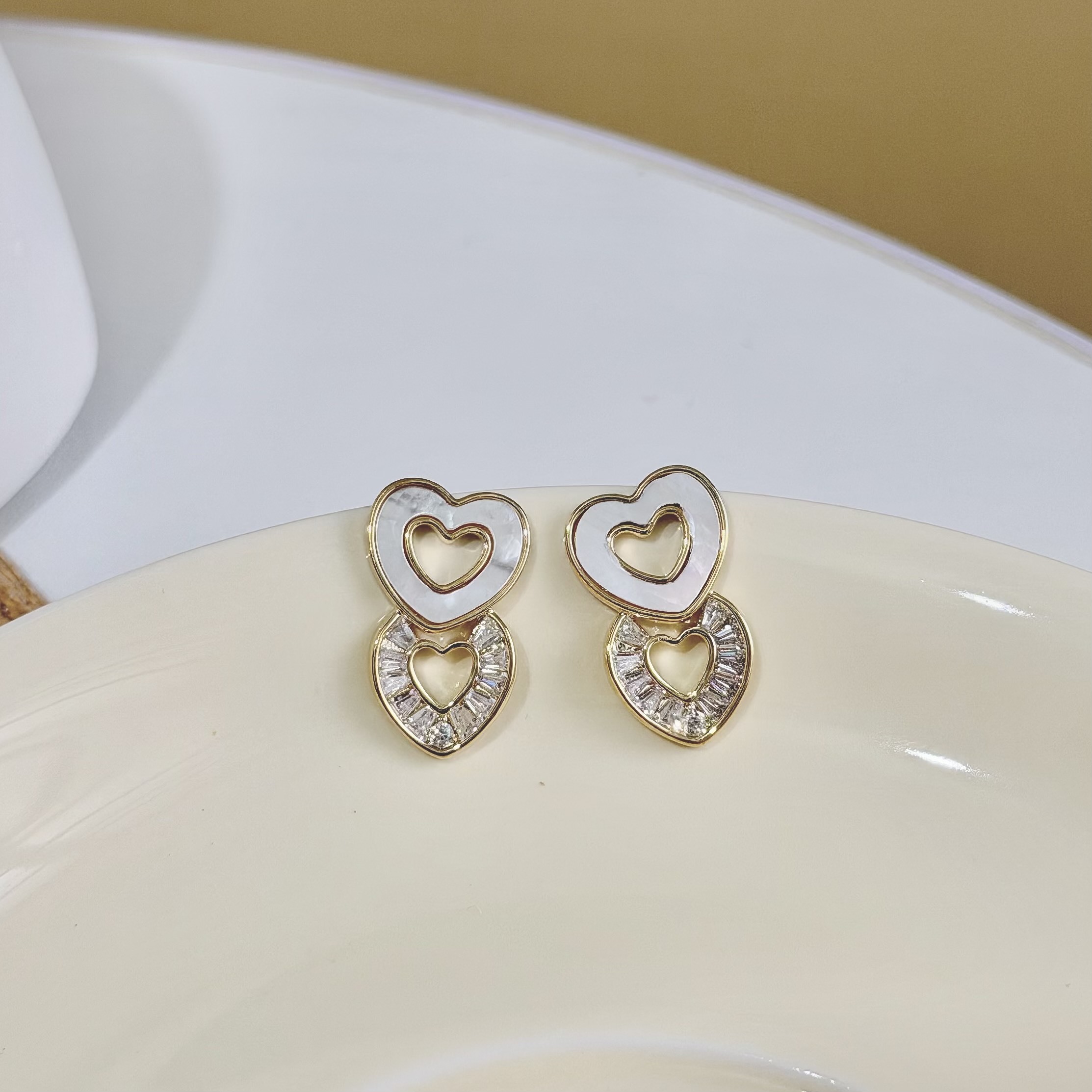 C203貝殼鋯石雙愛心垂吊