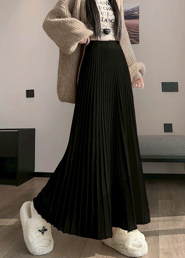 整件壓摺傘狀針織長裙