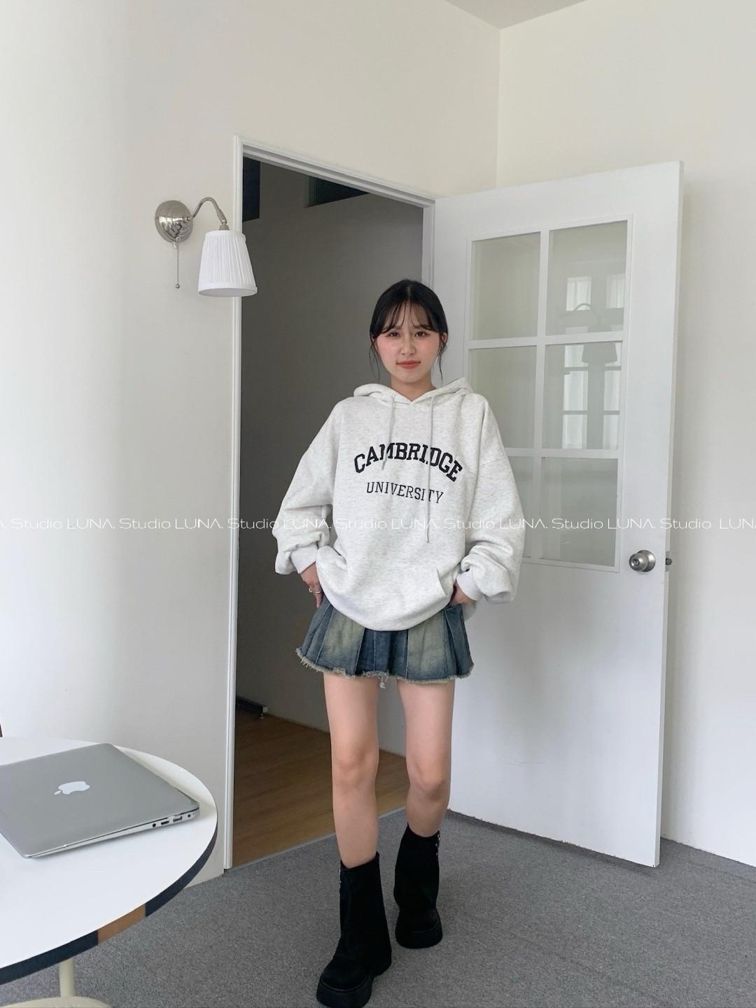 CAMBRIDGE 刺繡美式字母帽T