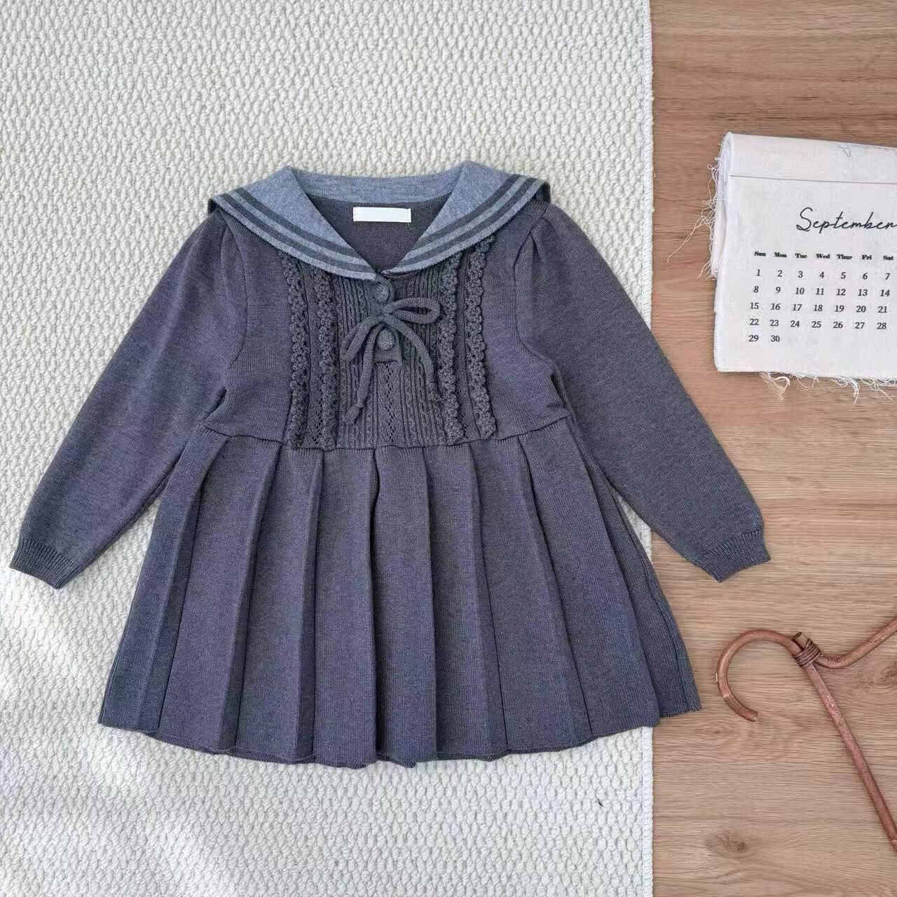 HCB10D001GY 深灰復古水手領針織連身裙