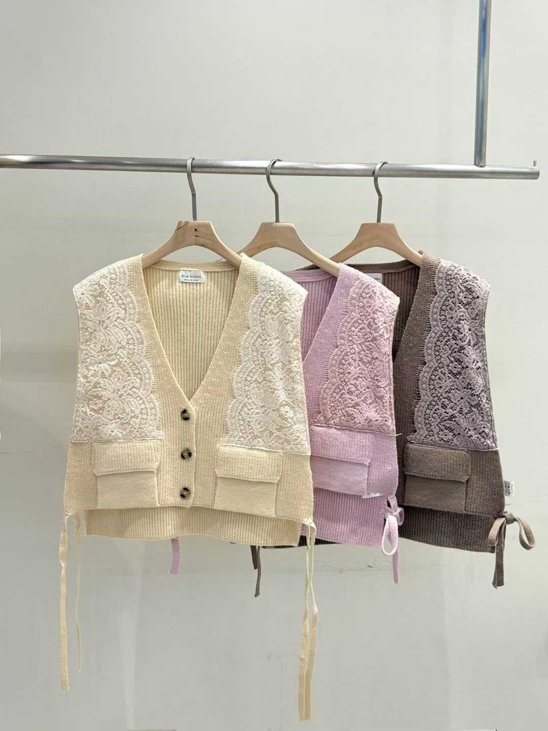 BR5103 針織V領側綁帶蕾絲背心馬甲