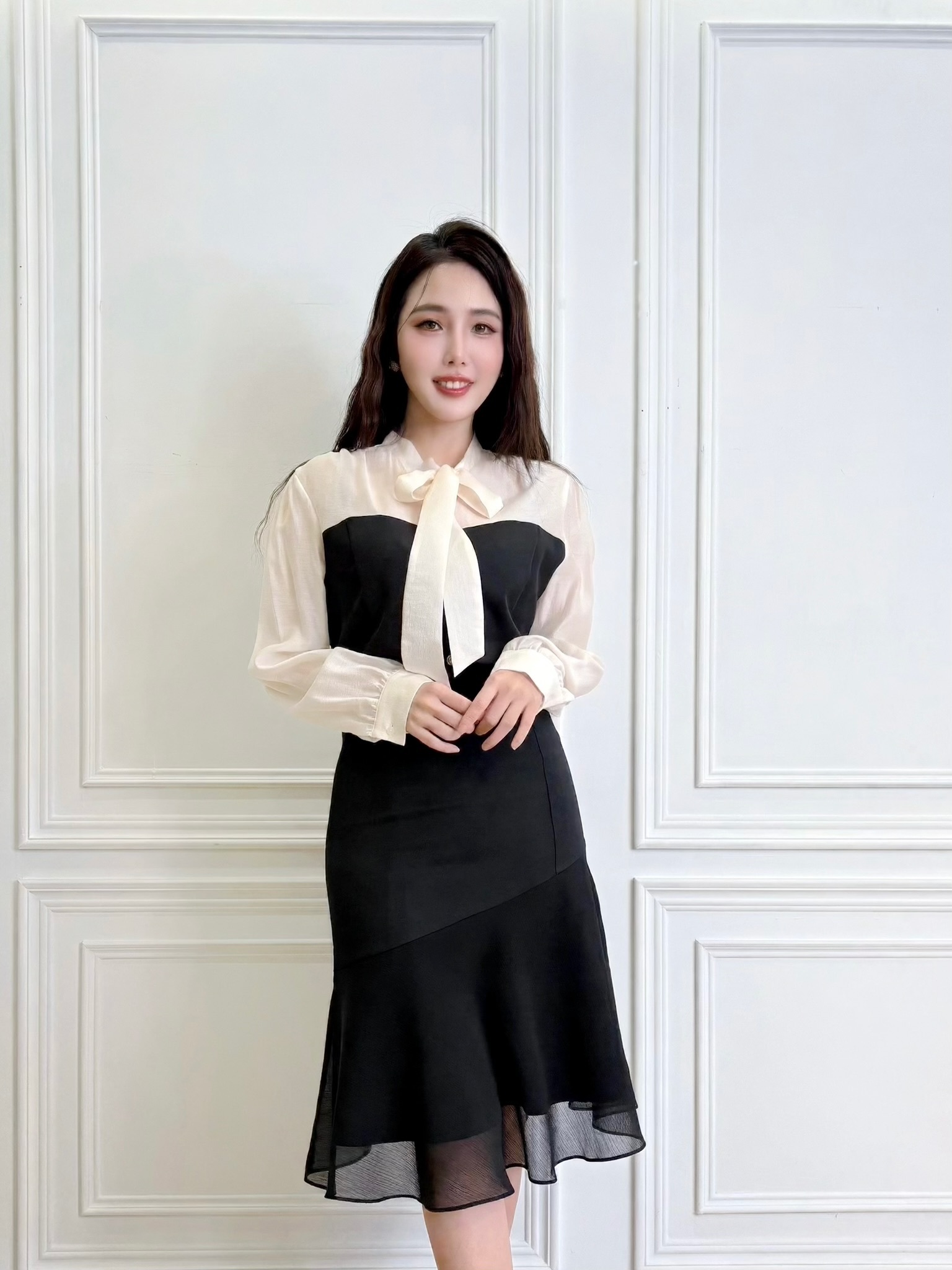 細緻光澤拼色綁帶上衣