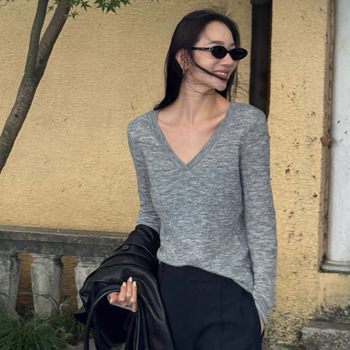 混色質感花灰色V領長袖上衣-S-L (Elegant & Love)