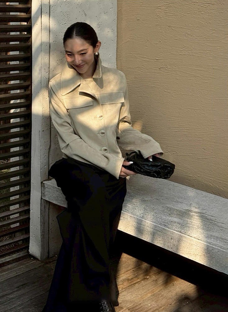 奶油杏霧面麂皮V領排釦外套-S-L (Elegant & Love)