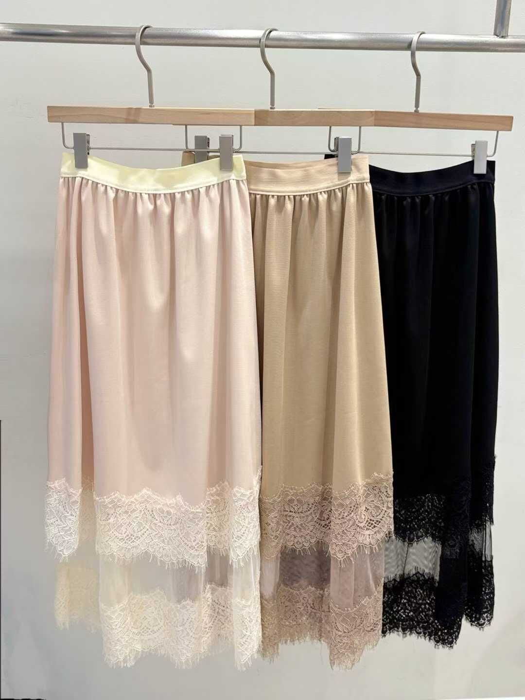 BR5109 亮感下擺蕾絲拼接半身裙