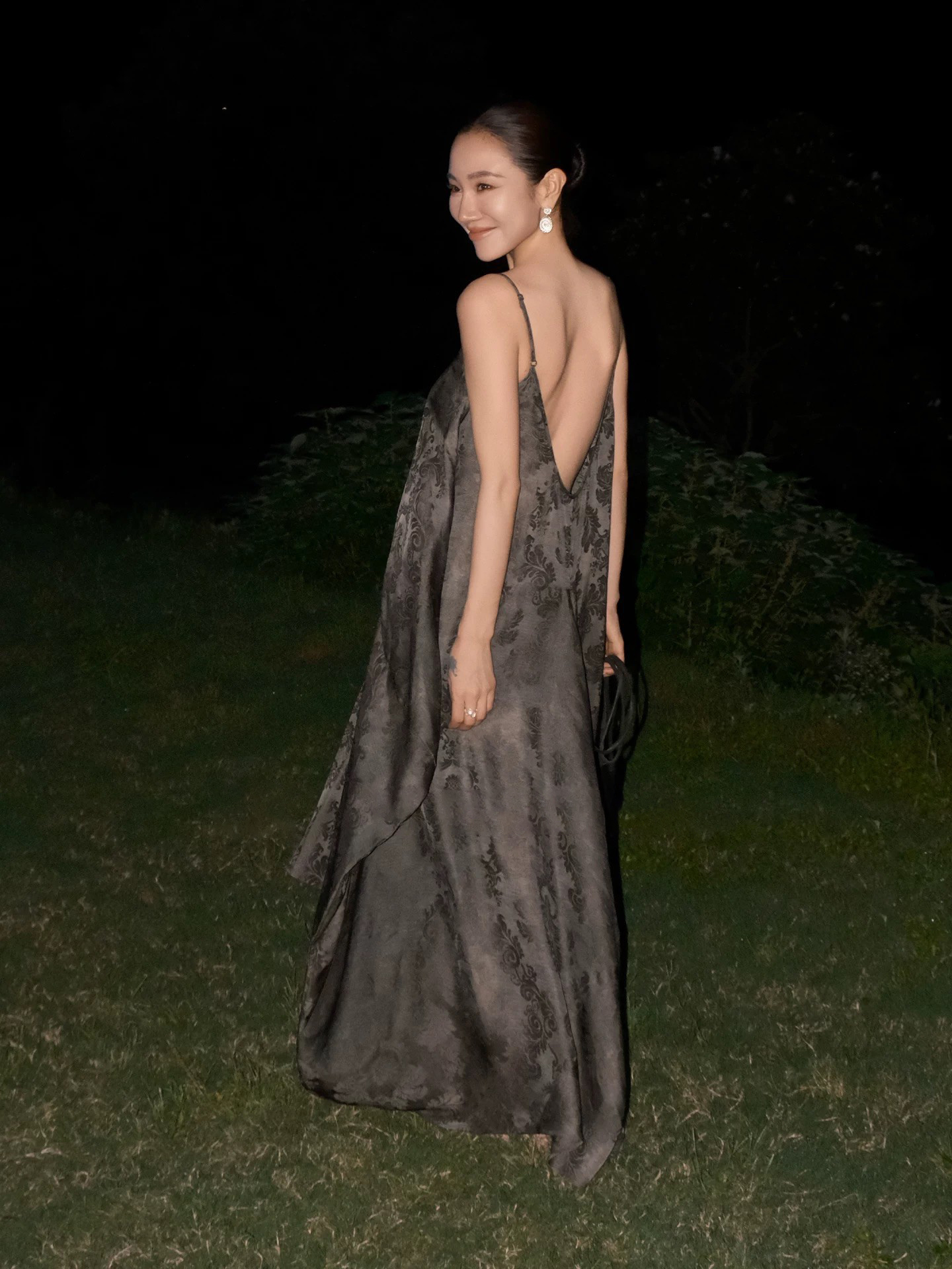 性感美背絲質感花卉圖騰細肩帶長洋裝-S-L (Elegant & Love)