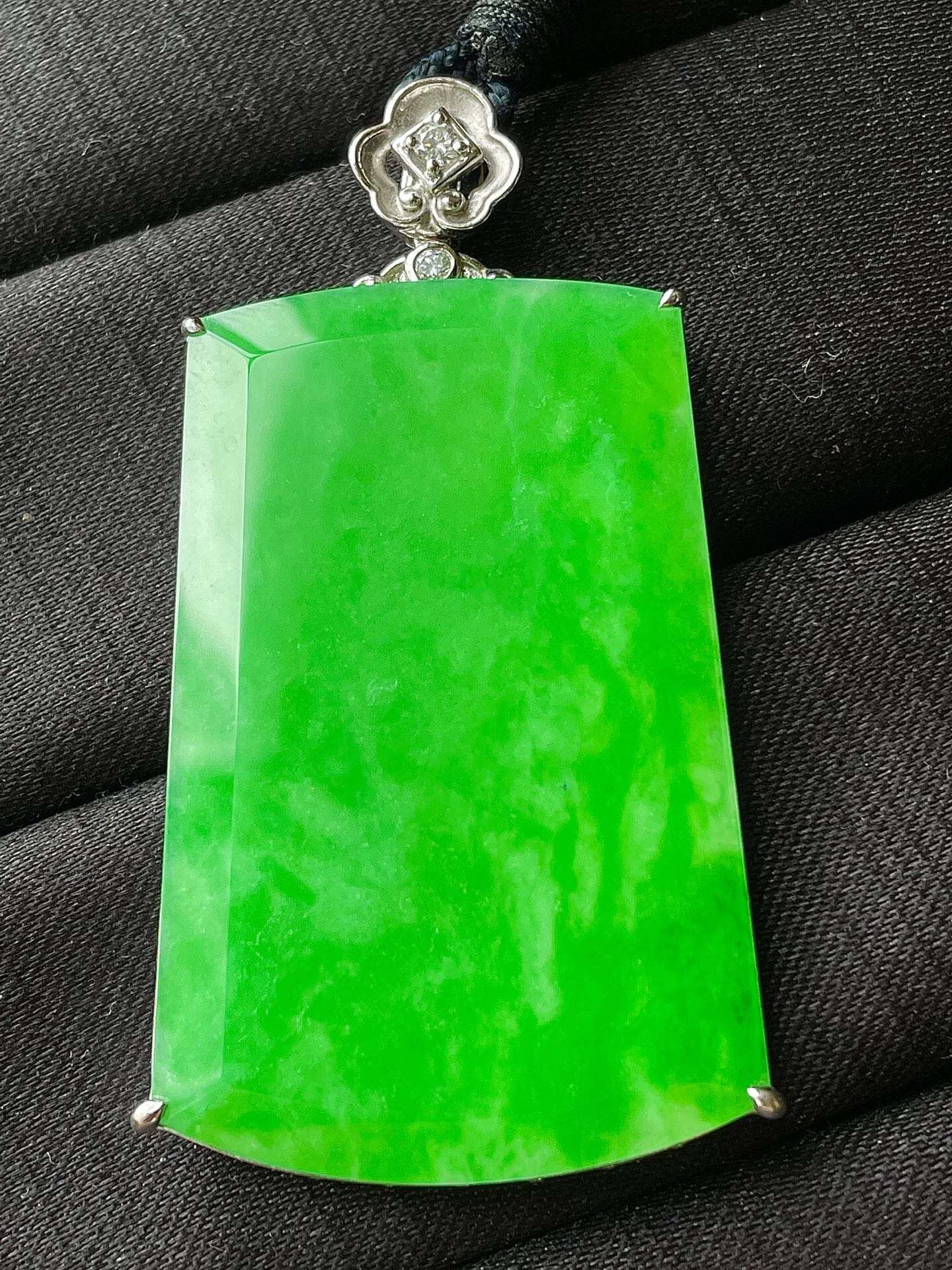 1015443 翡翠冰陽綠無事牌