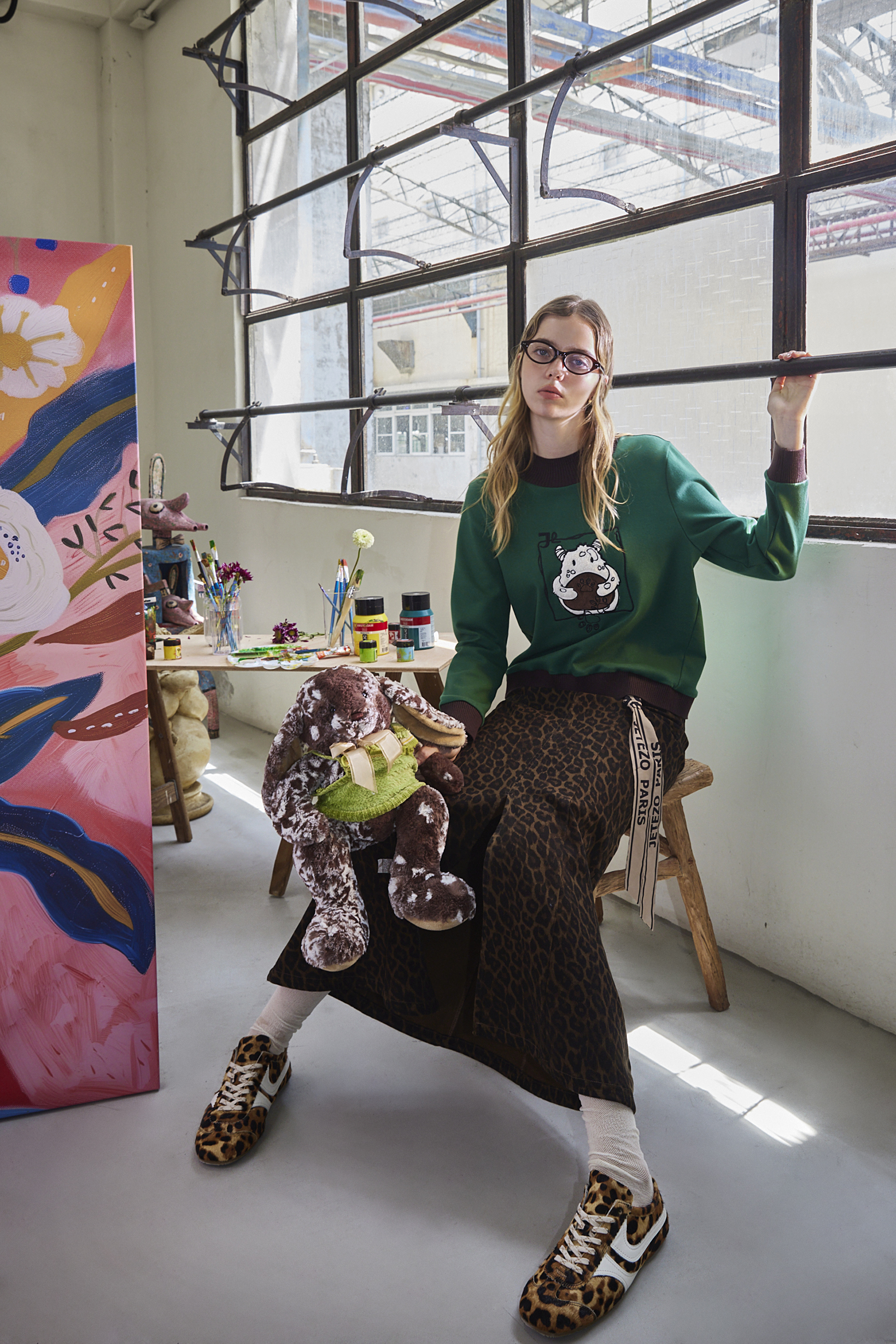 BE15375A1 暖豆時光小怪獸刺繡撞色拼接上衣