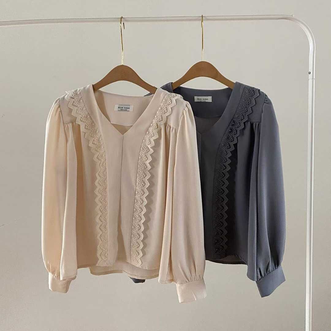 BR5113 V領燈籠長袖拼蕾絲上衣