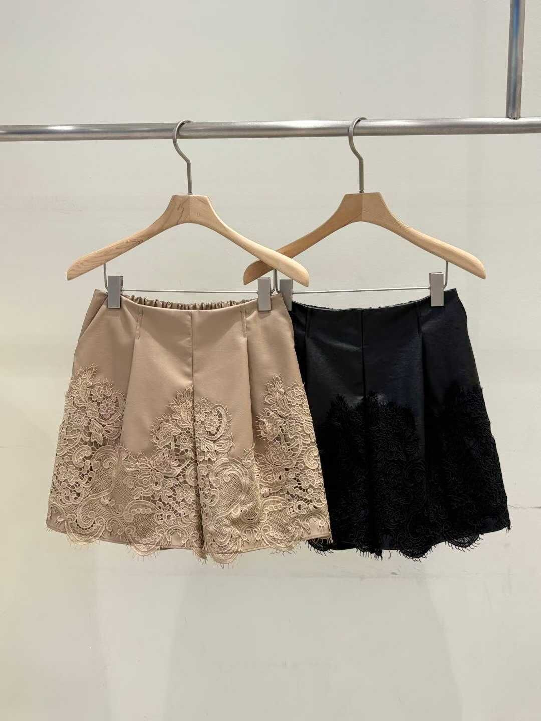 BR5116 後橡筋壓褶拼花花蕾絲短褲