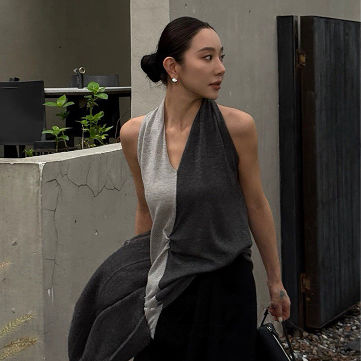 配色格雷色系V領繞脖長版背心-S-L (Elegant & Love)