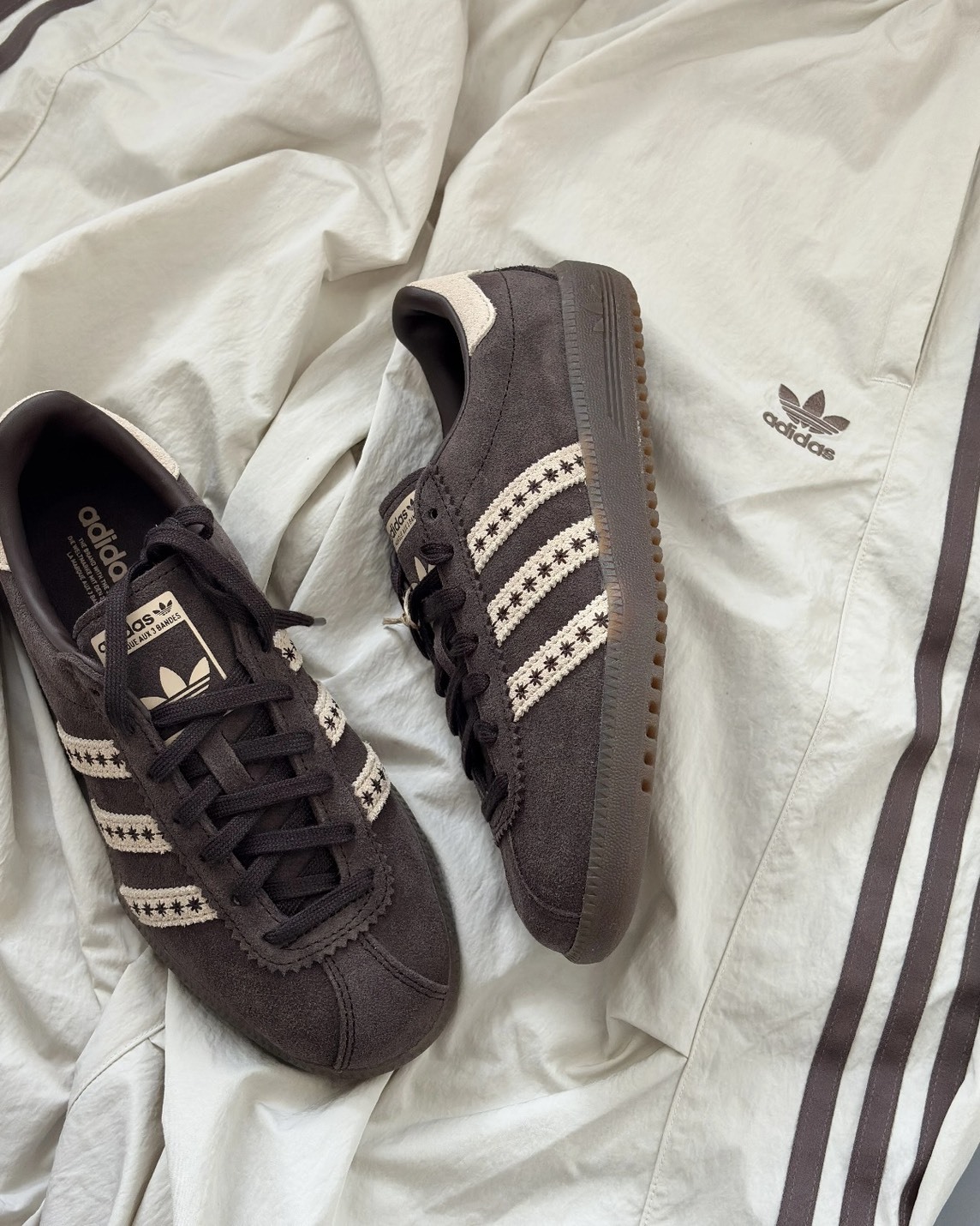 Adidas OG Bermuda 深焙棕 小星星 楓葉印花