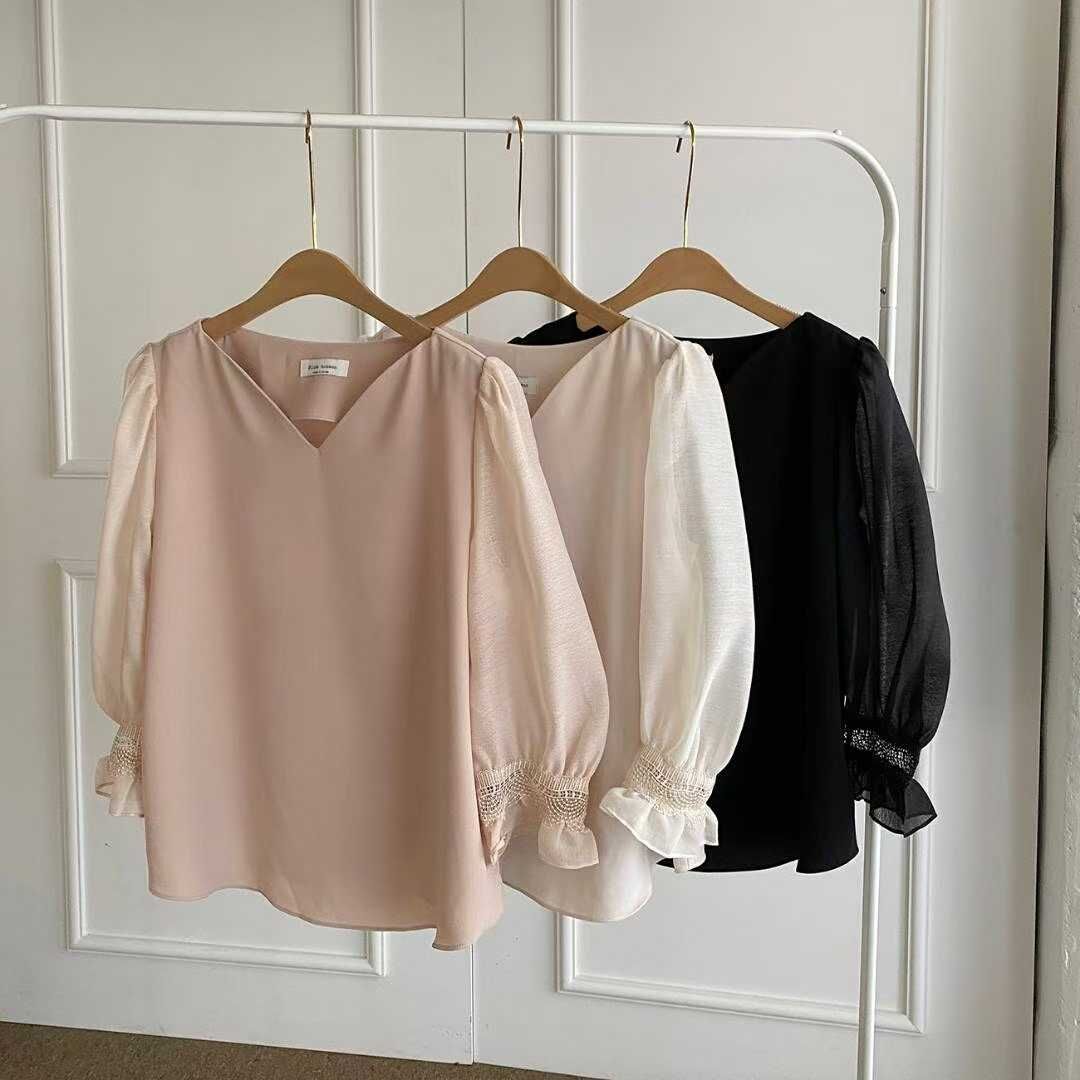 BR5132 鏤空泡泡手袖V領上衣