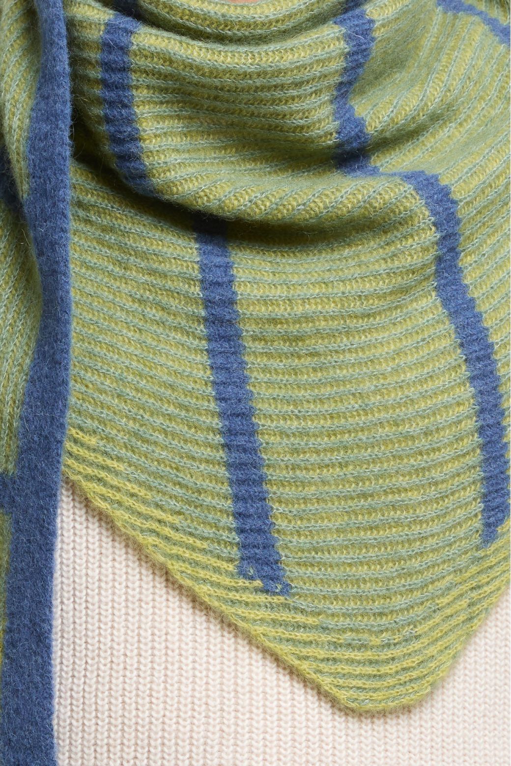 針織三角圍巾＿鼠尾草色