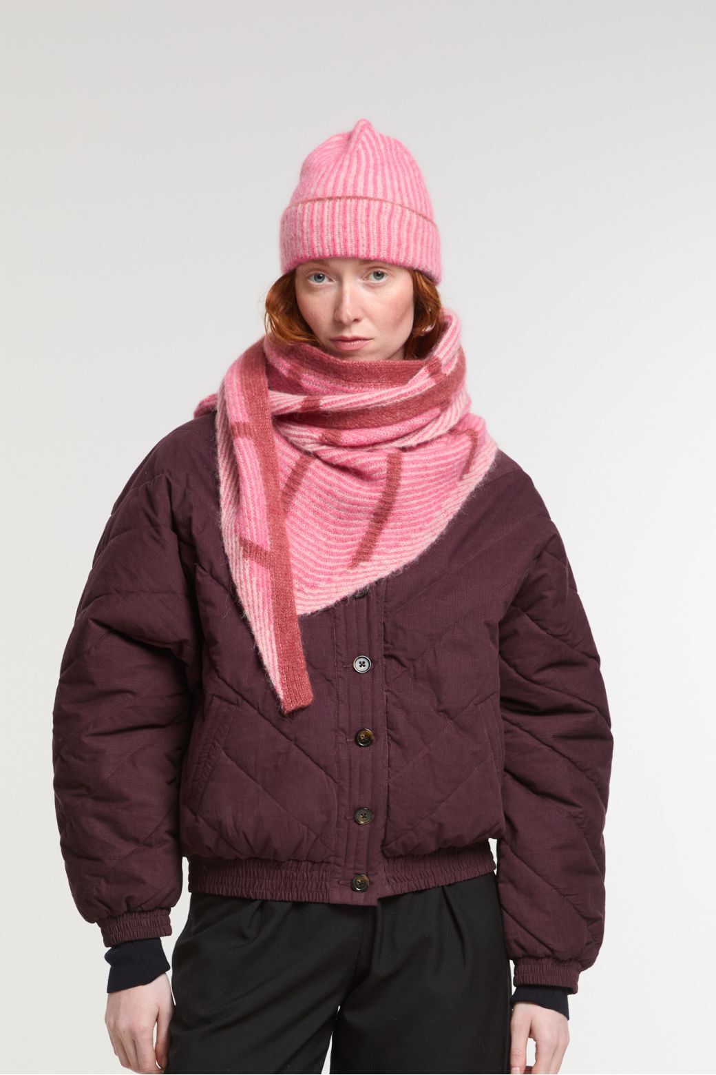 針織三角圍巾_玫瑰紅色